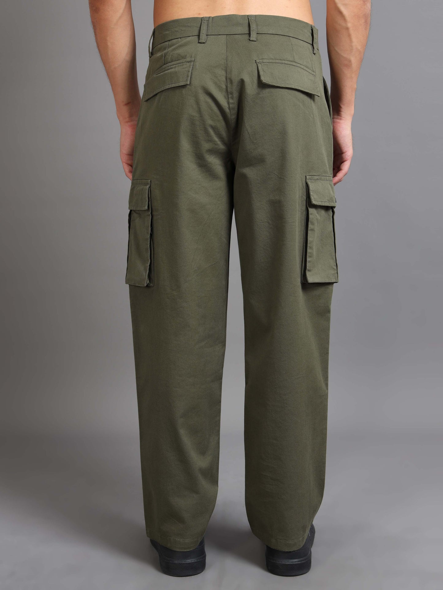 Finest Twill Baggy Fit Cargo In Olive