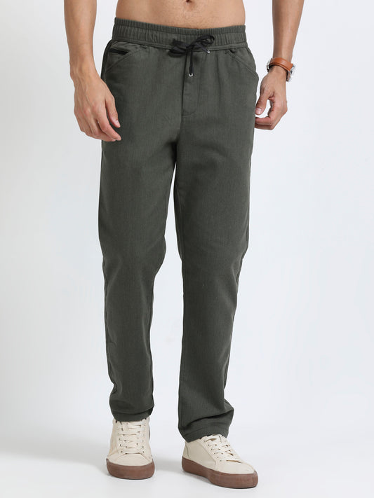 Men Relaxed Airport Traveller Trouser-Grey