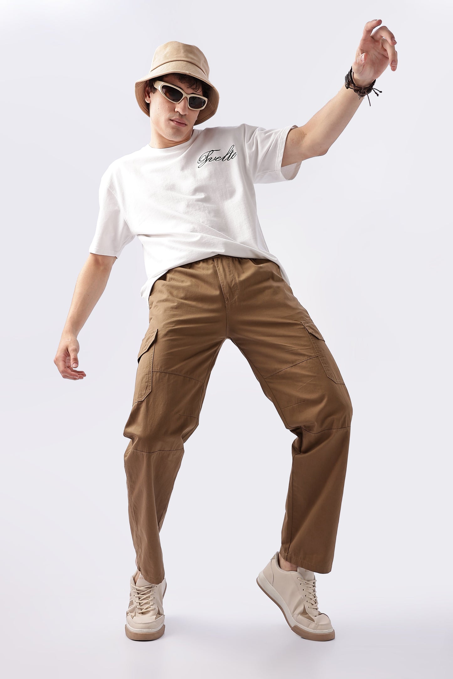 Men Relaxed Fit Air Cargo-Brown