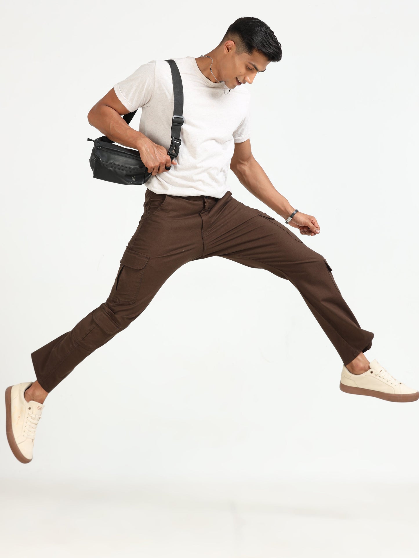 Men Lazy Linen Cargo Trousers-Brown