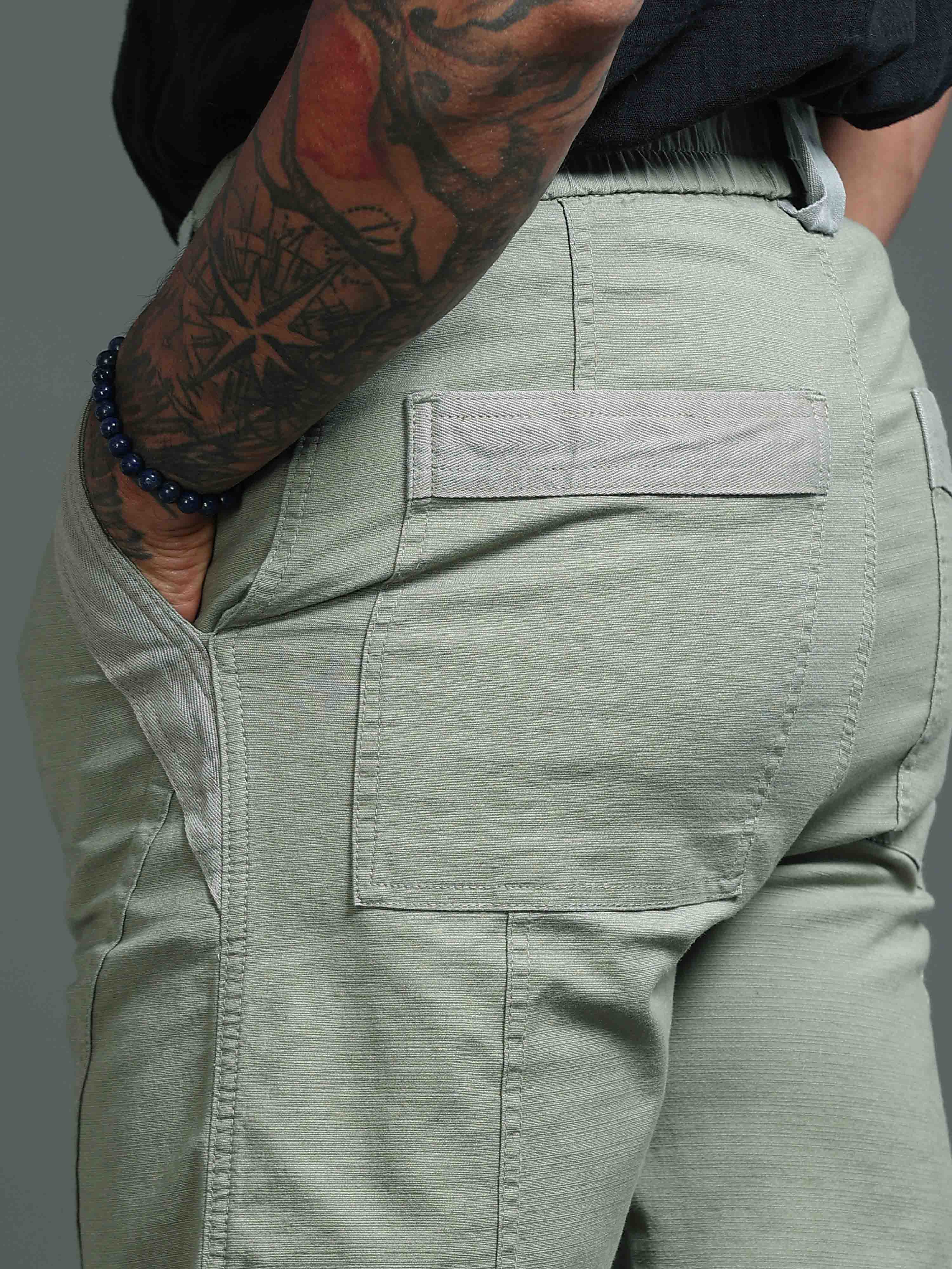 Lucent Straight Fit Trouser In Olive