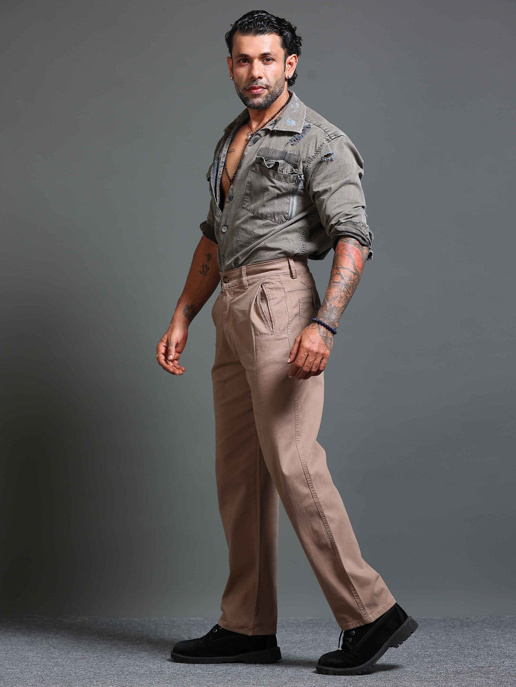 Suave Relaxed Trouser In Khakhi