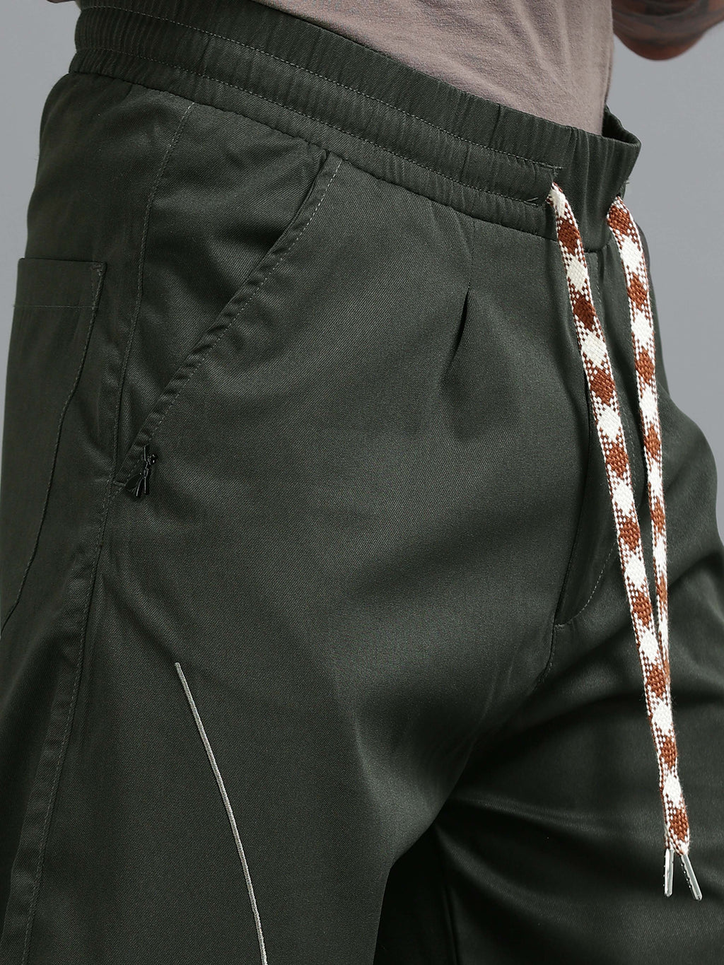 Flowstate Relaxed Trouser In Dark Olive