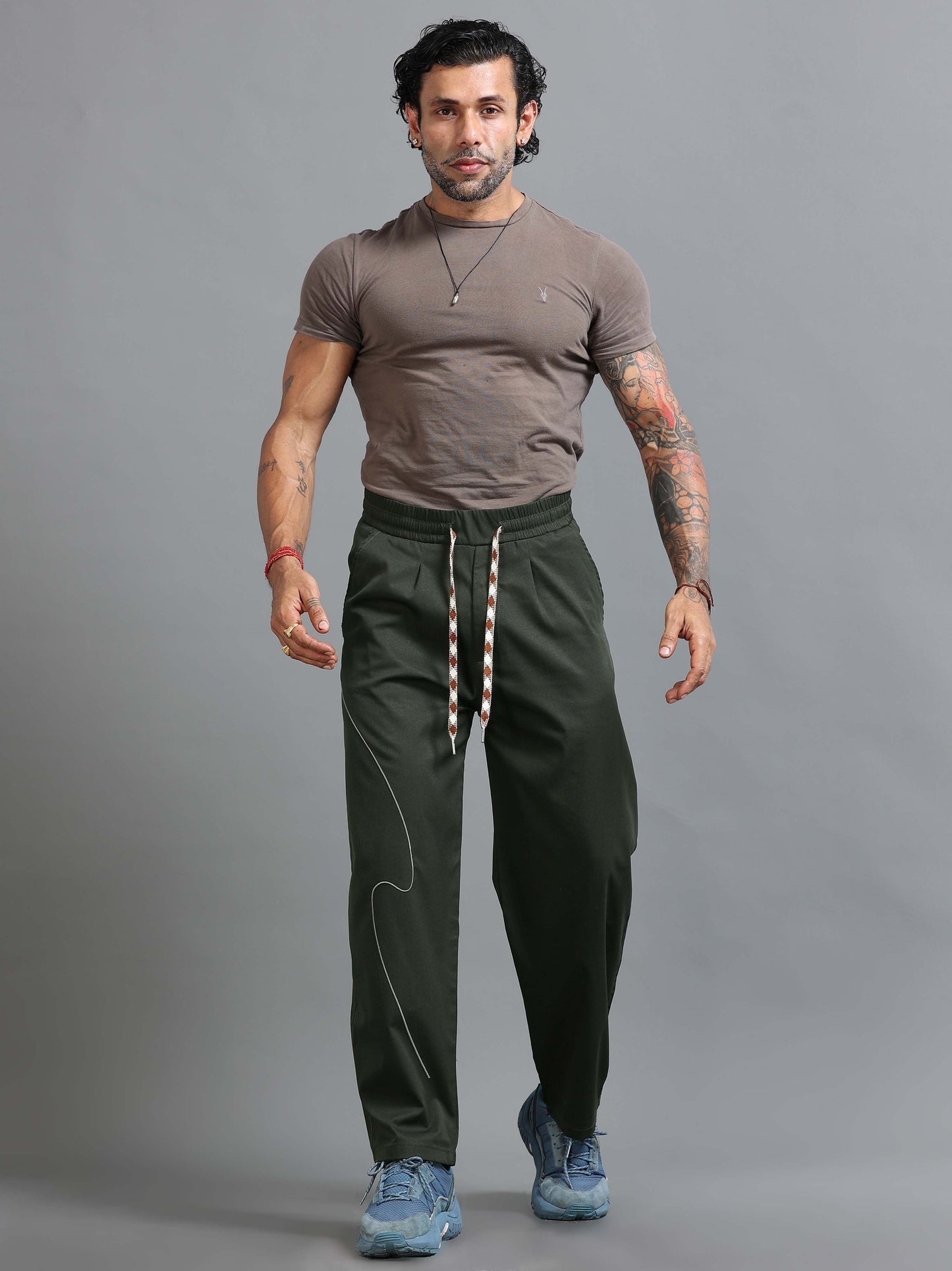 Flowstate Relaxed Trouser In Dark Olive