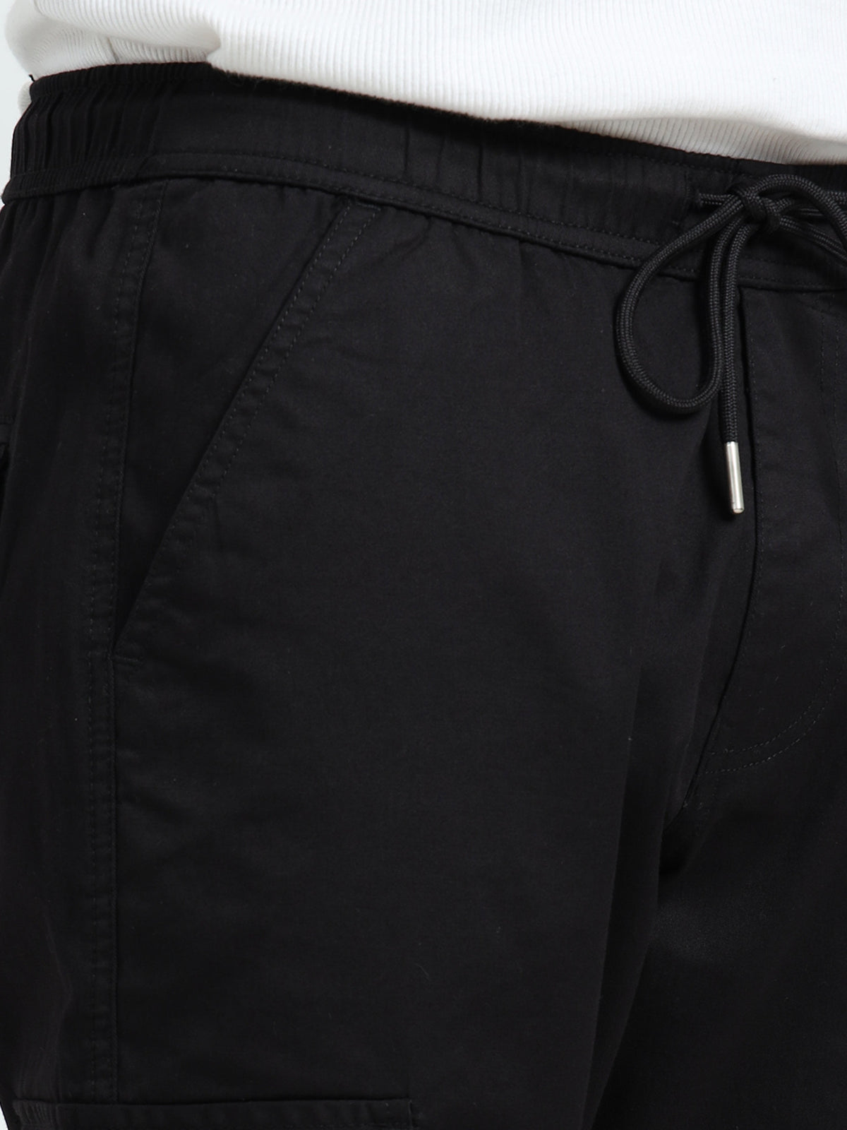 Men Relaxed Fit Cargoes-Black