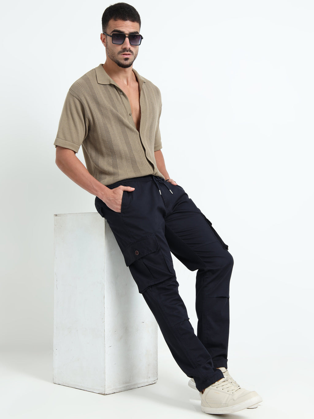Men Relaxed Fit Cargoes-Navy