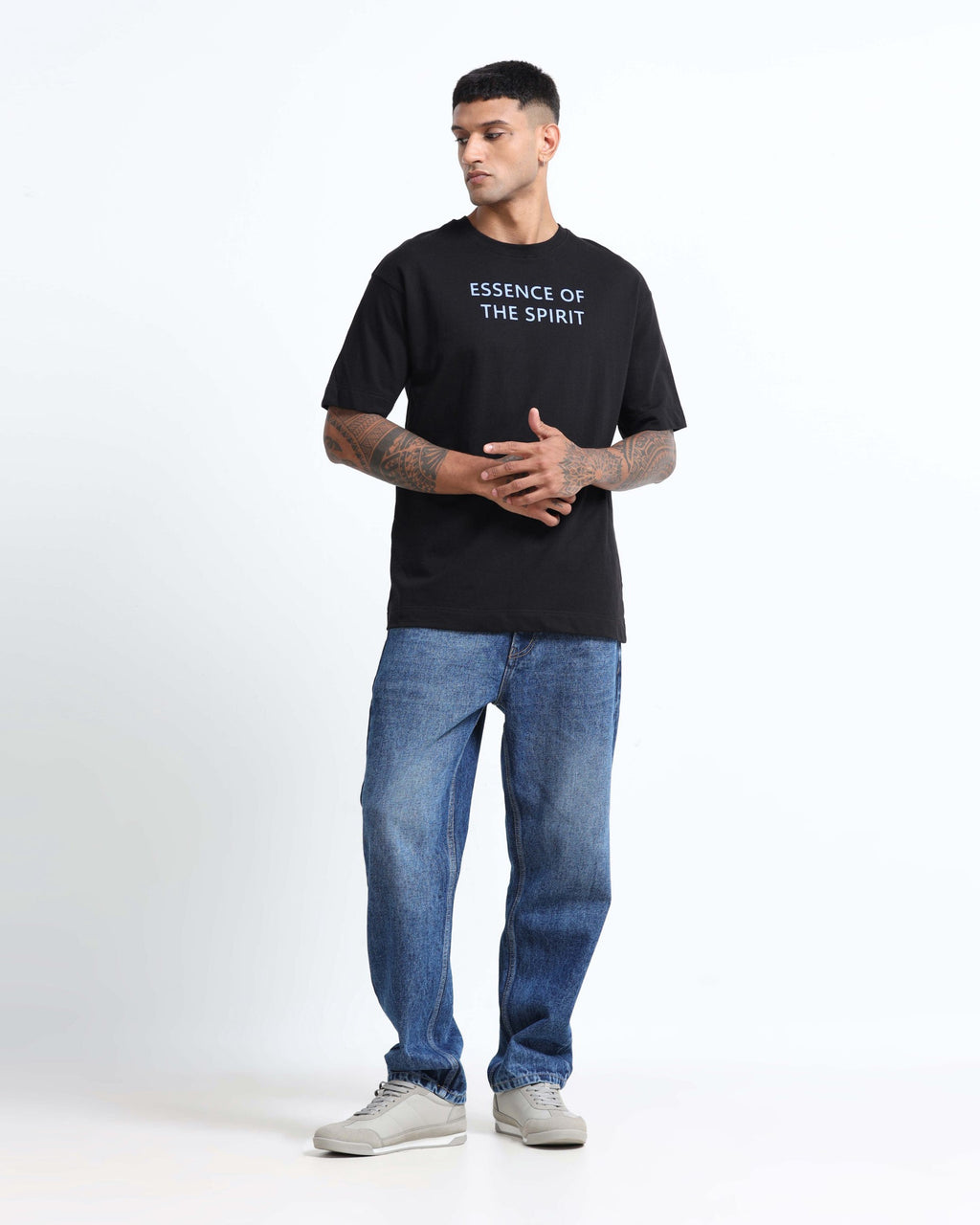 ESSENCE OF SPIRIT BLACK TEE - Relaxed Fit