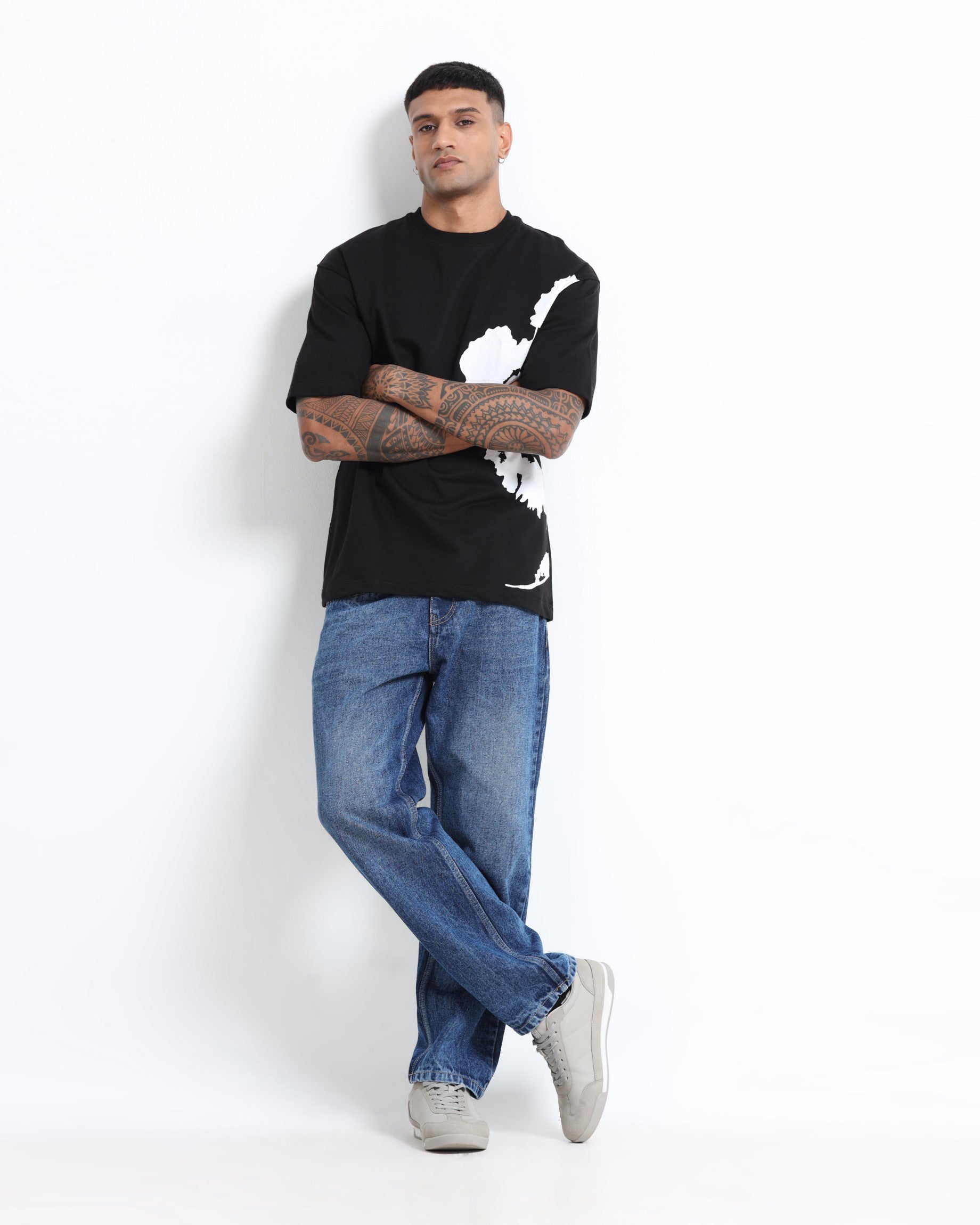 ECLECTIC REALM BLACK TEE - Relaxed Fit