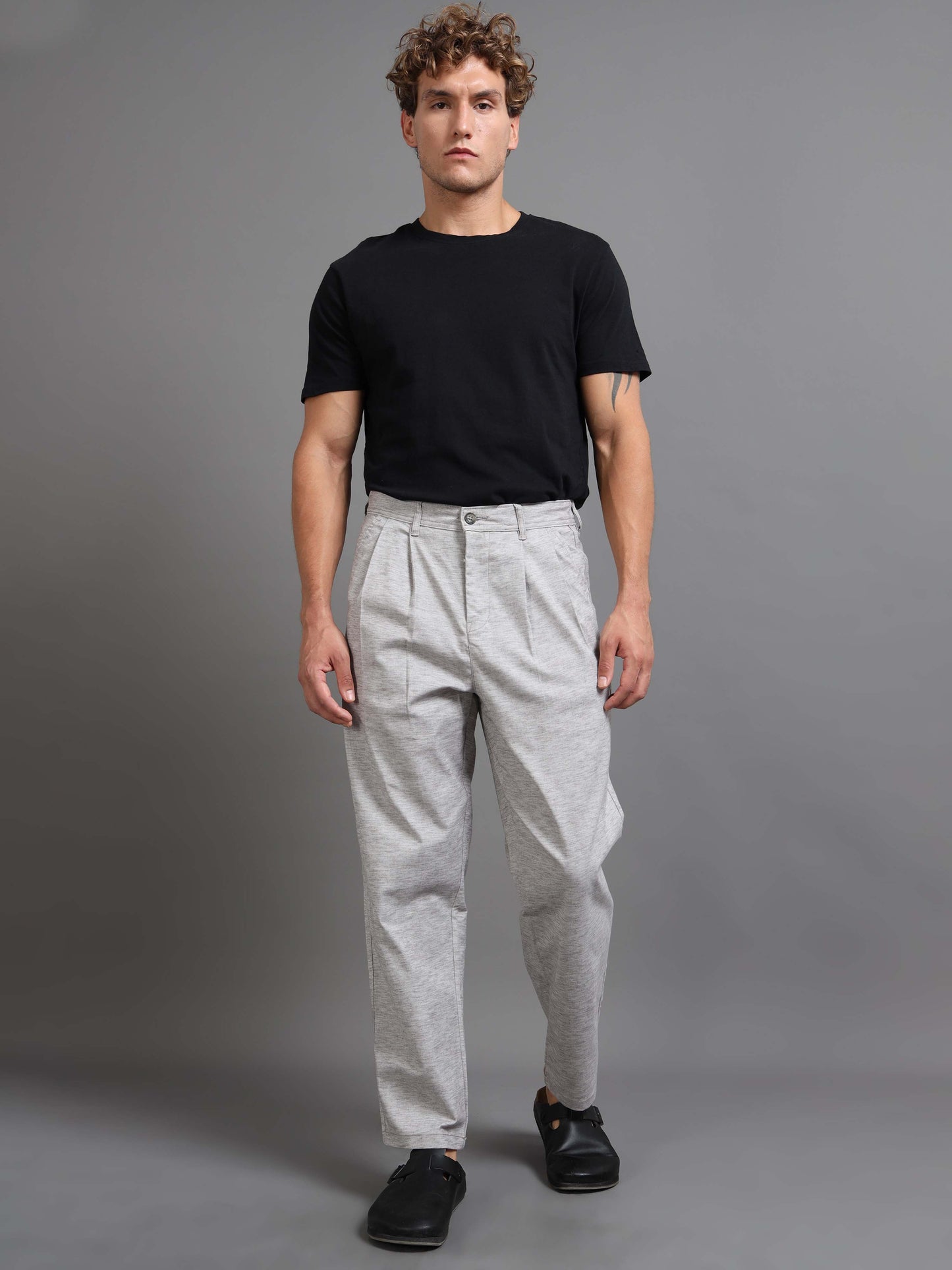 Versatile Pleated Trouser In Grey