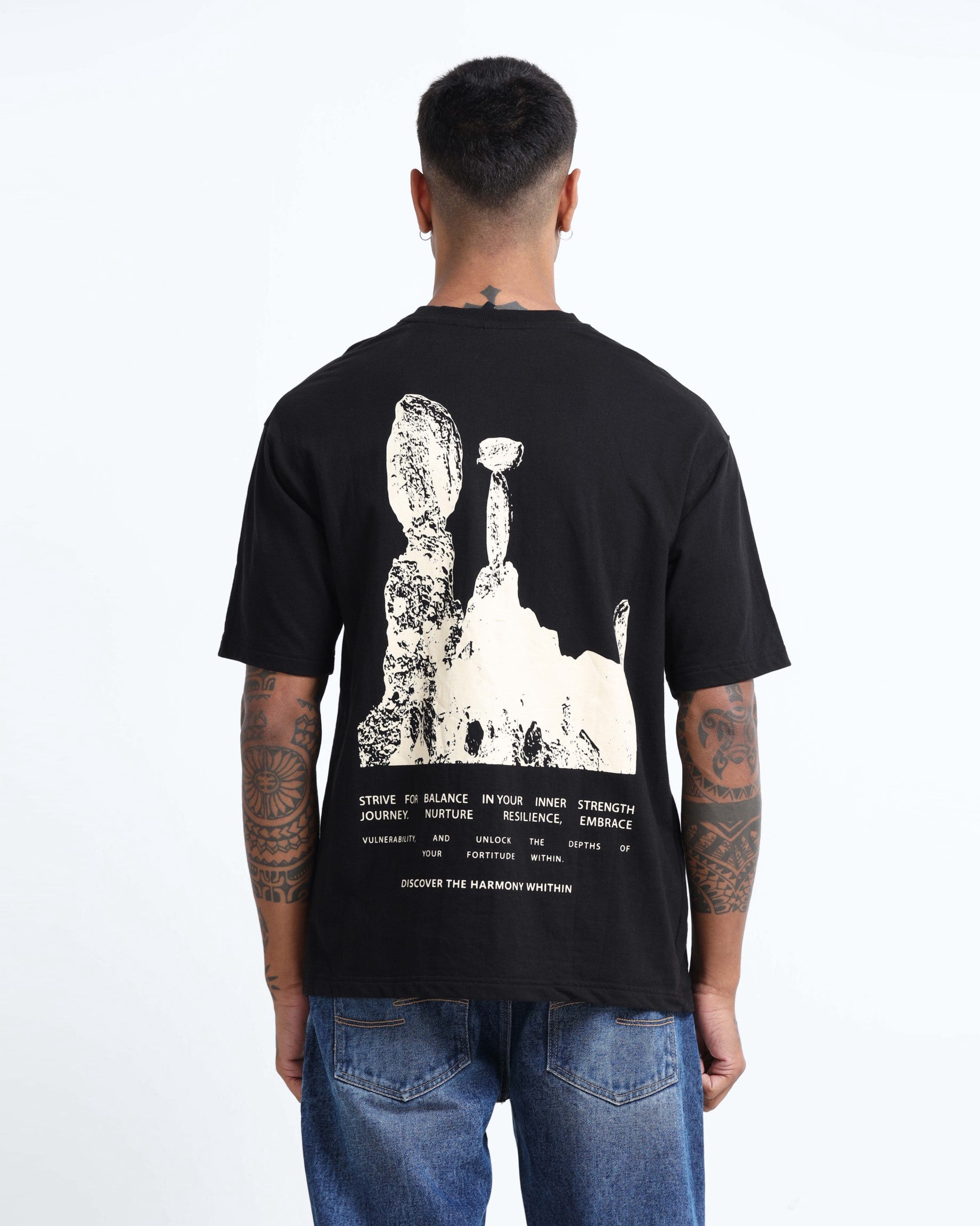 HARMONY BLACK TEE - Relaxed Fit