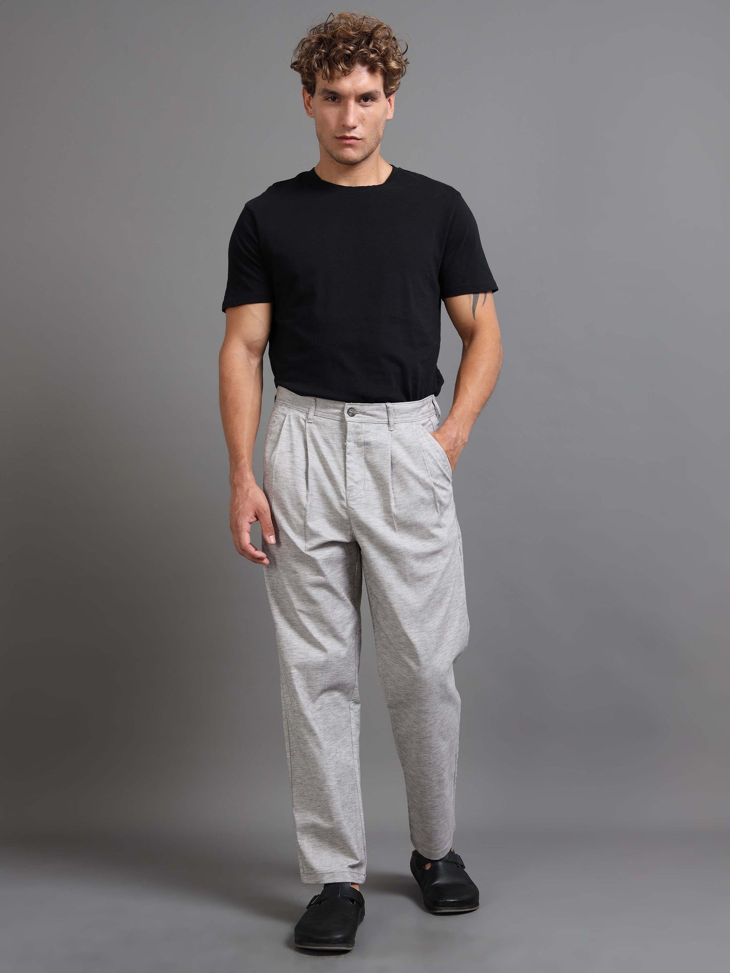 Versatile Pleated Trouser In Grey