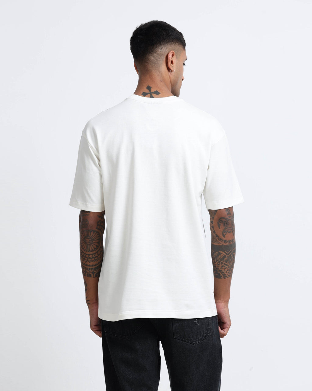 THE GROOVE White Basic Tee - Relaxed Fit