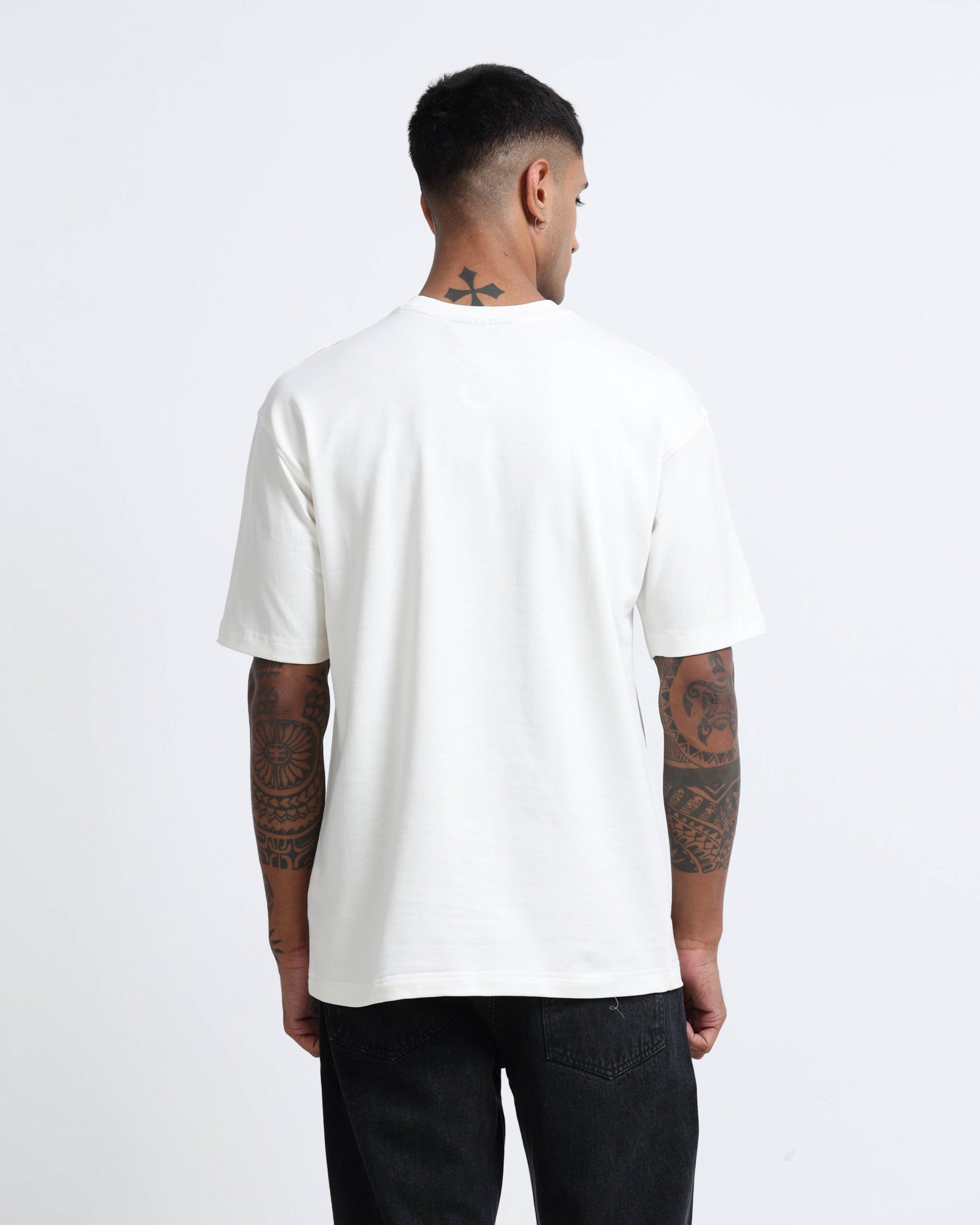THE GROOVE White Basic Tee - Relaxed Fit