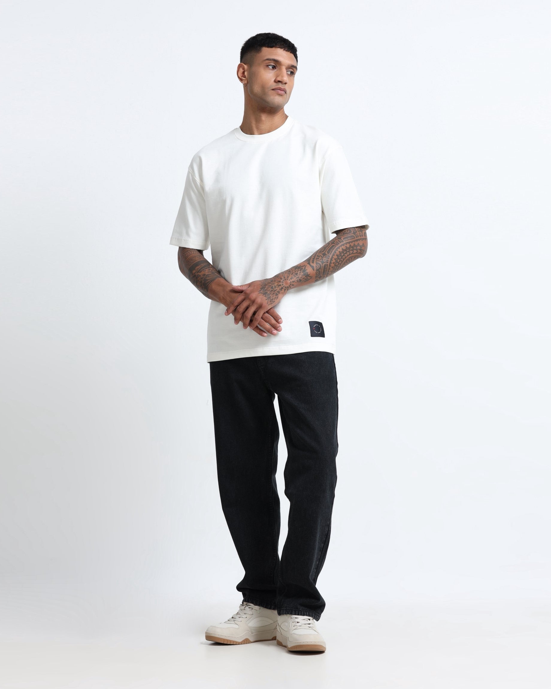 THE GROOVE White Basic Tee - Relaxed Fit