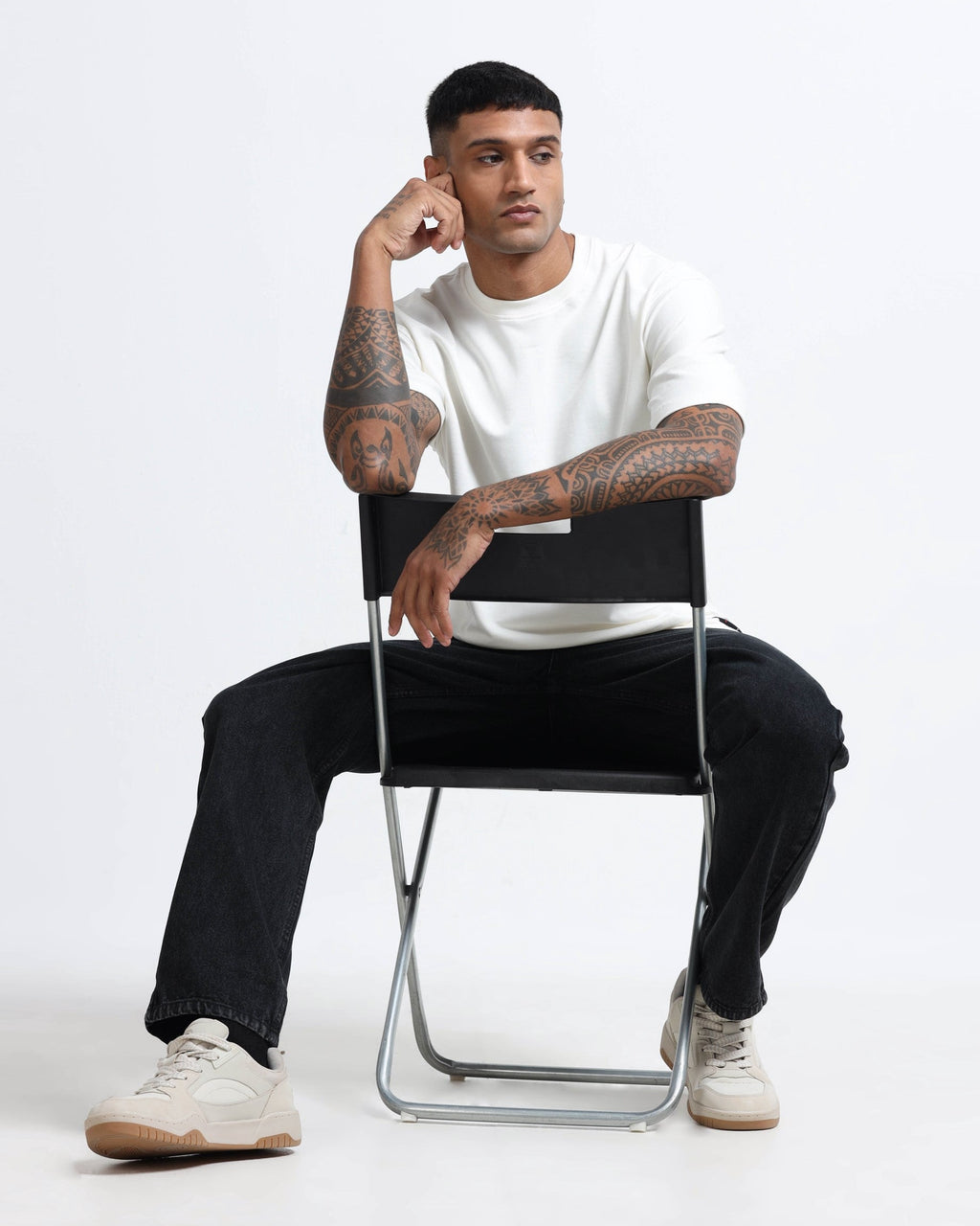 THE GROOVE White Basic Tee - Relaxed Fit