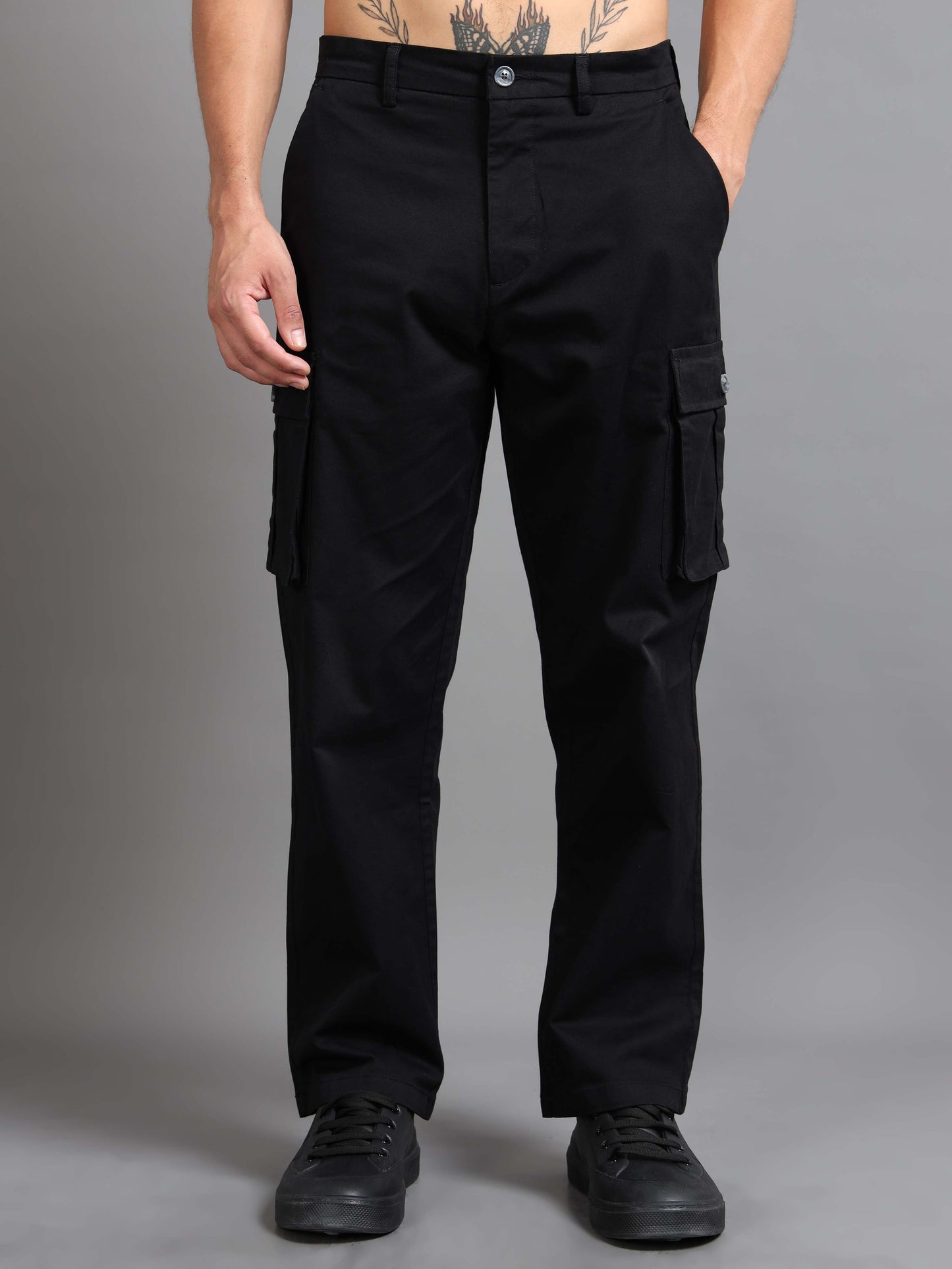 Finest Twill Baggy Fit Cargo In Black