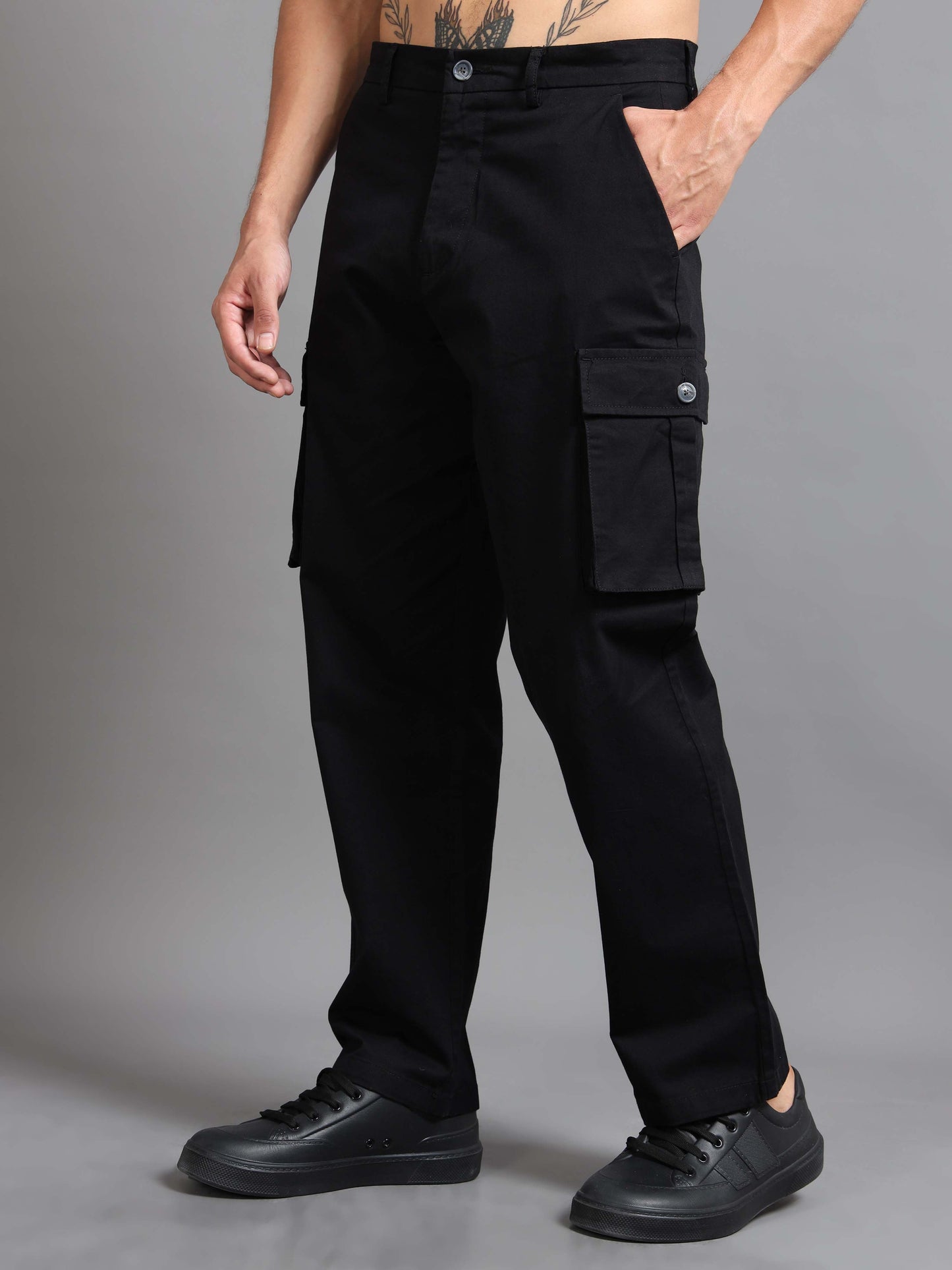 Finest Twill Baggy Fit Cargo In Black