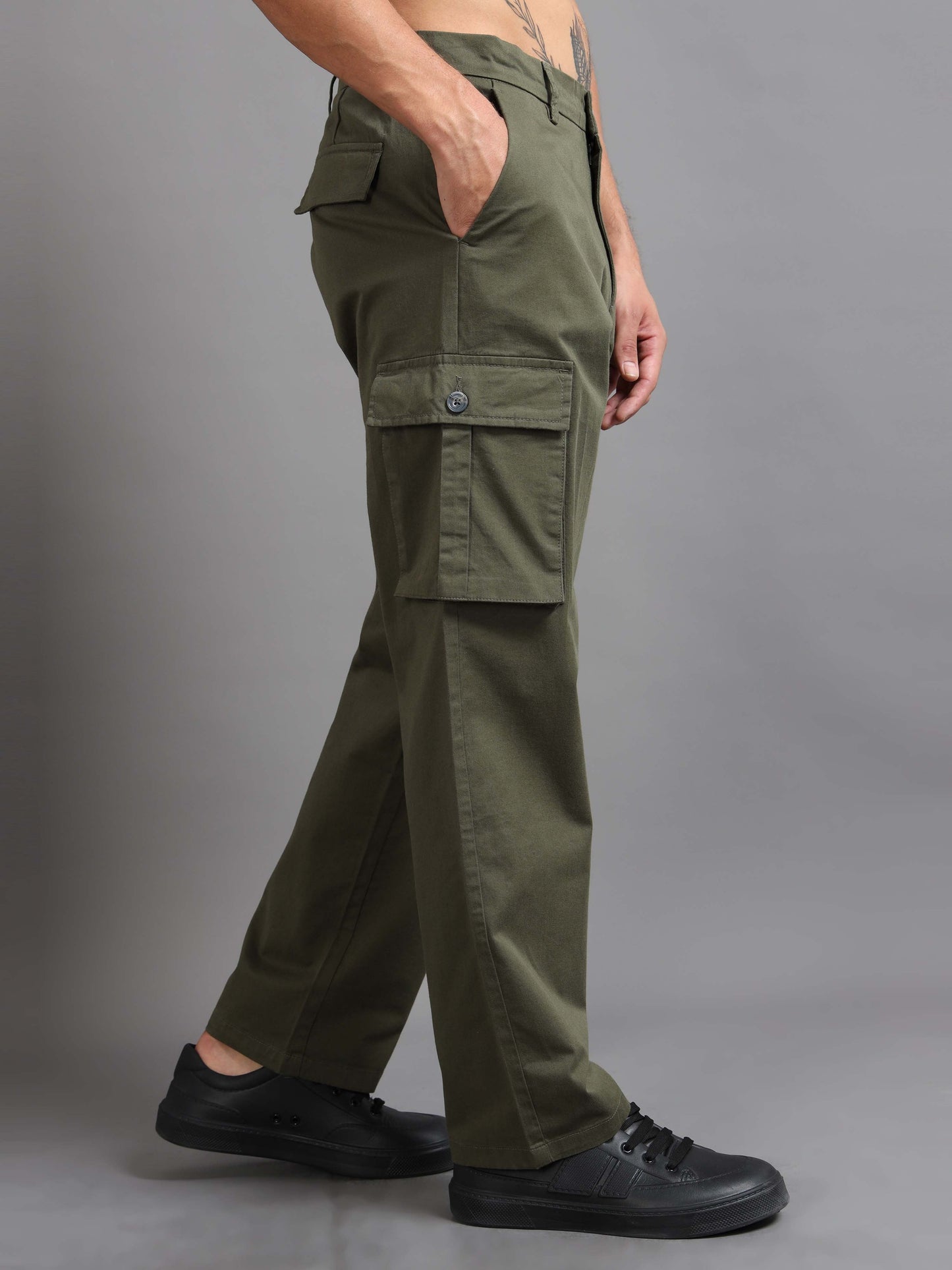 Finest Twill Baggy Fit Cargo In Olive