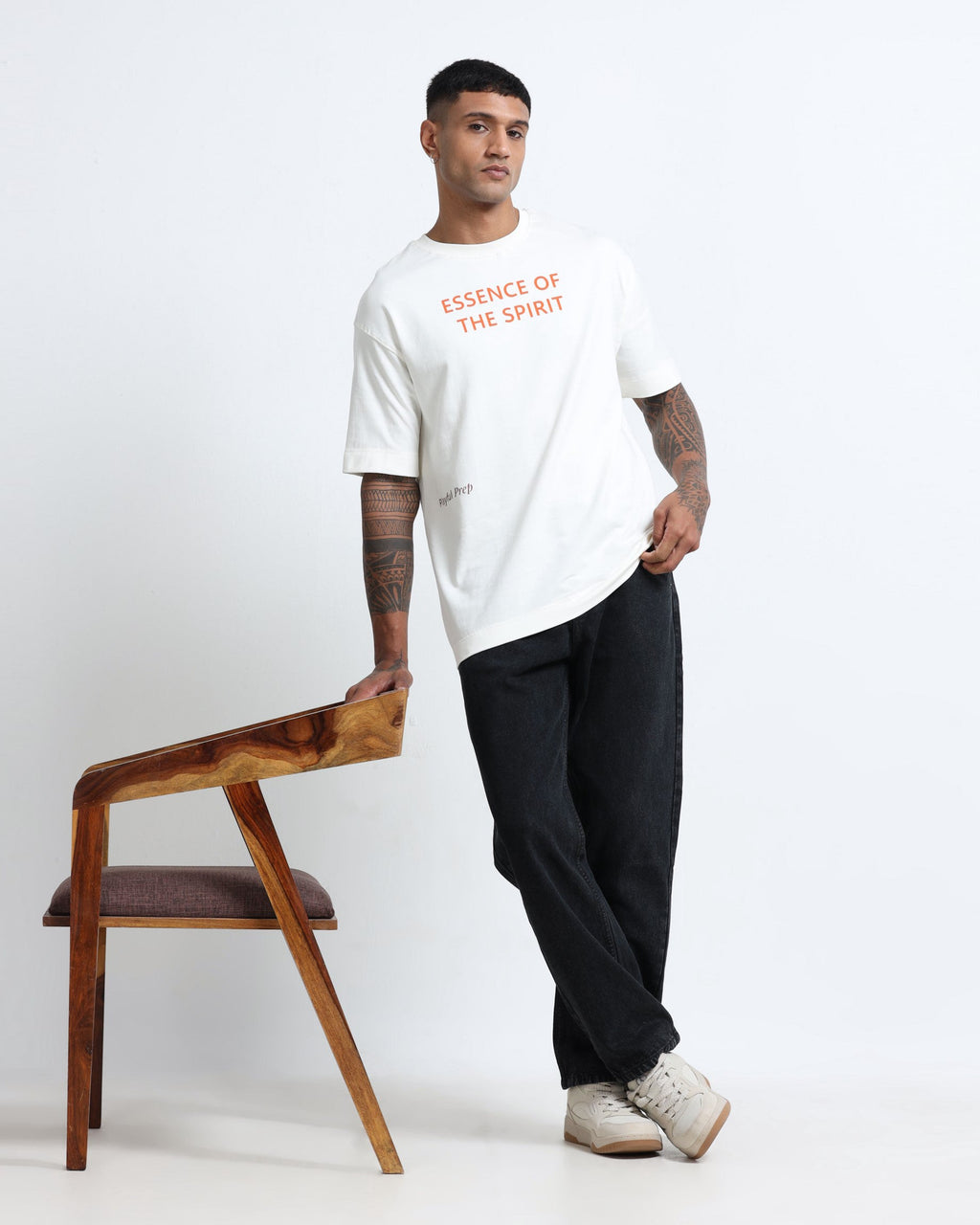 ESSENCE OF SPIRIT OFF WHITE TEE - Relaxed Fit