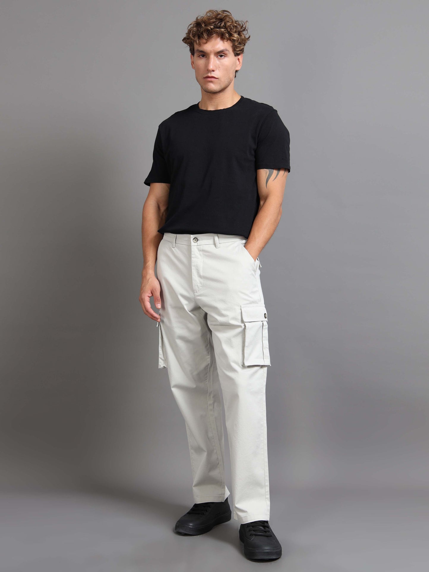 Finest Twill Baggy Fit Cargo In Light Grey
