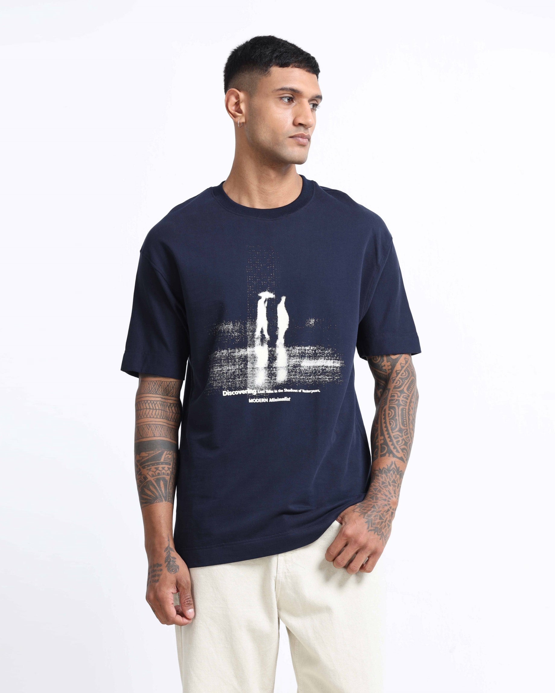 DISCOVERING NAVY BLUE TEE - Relaxed Fit