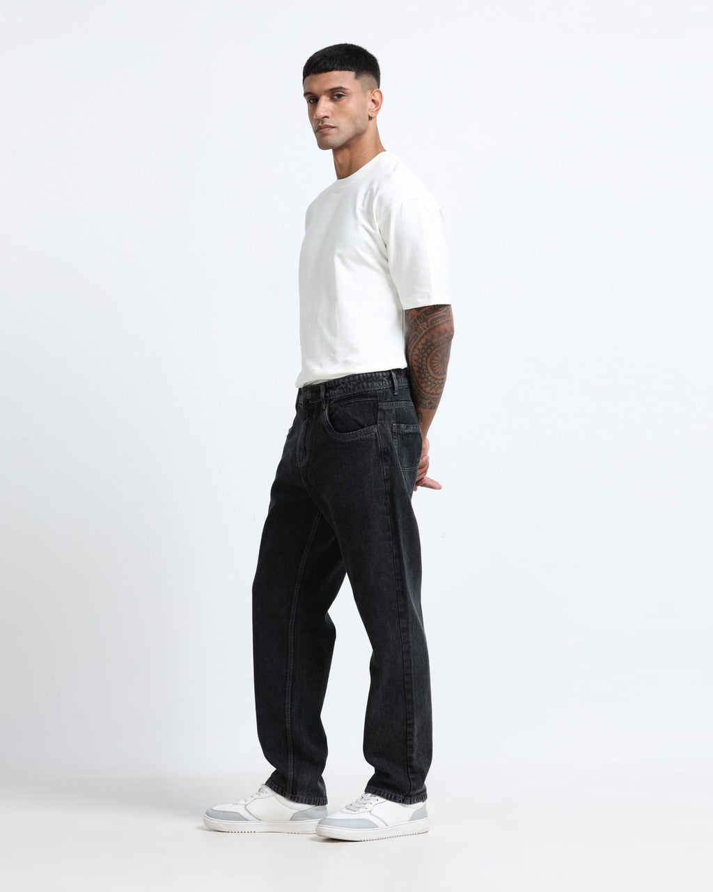 SIGNATURE CHARCOAL DENIM - Straight fit