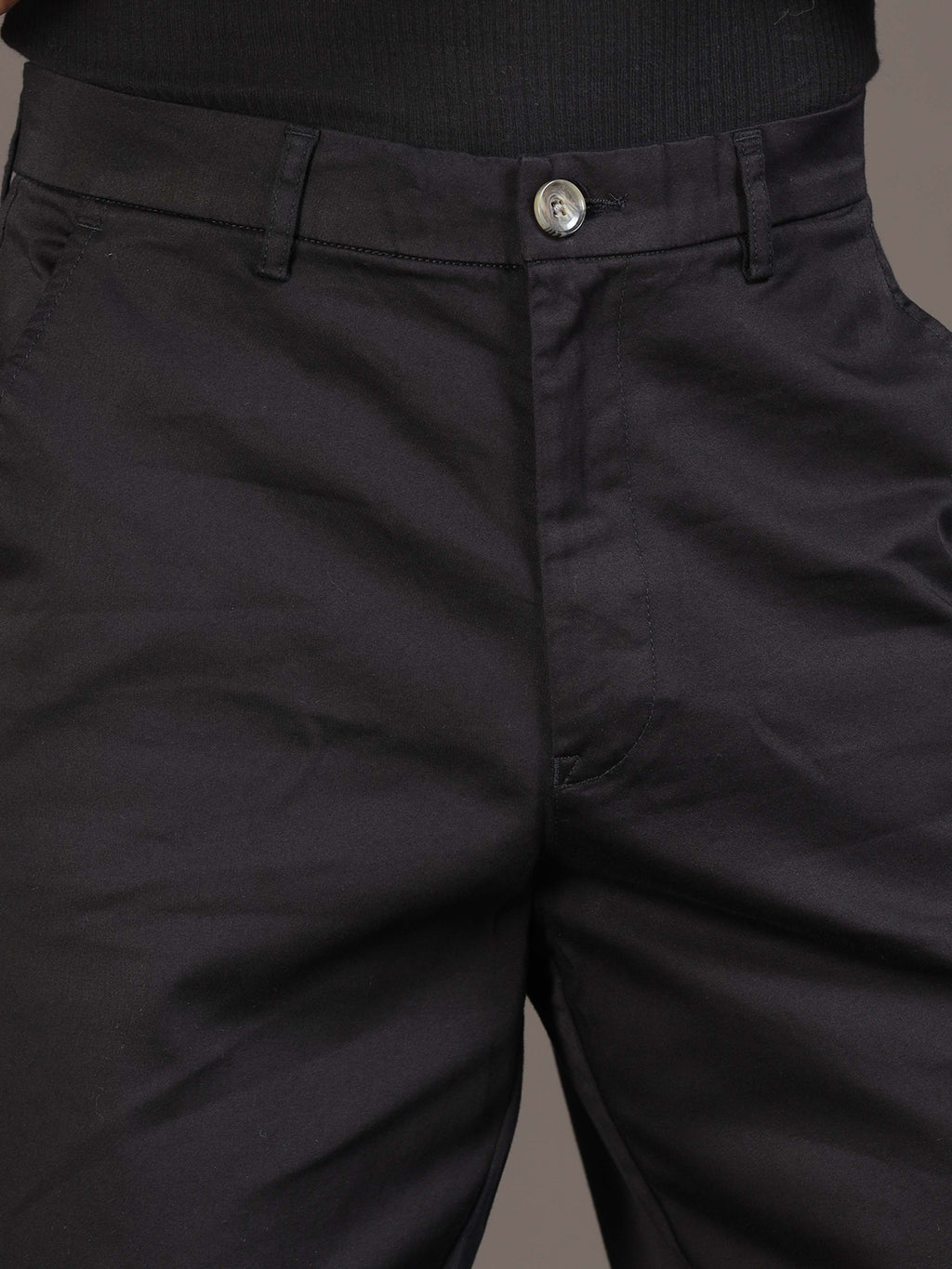 Signature Relaxed Trouser In Black