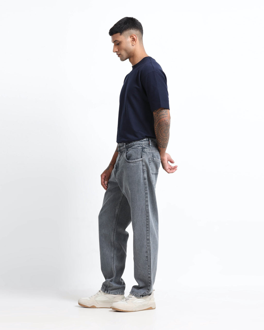 SIGNATURE GREY DENIM  - Straight Fit