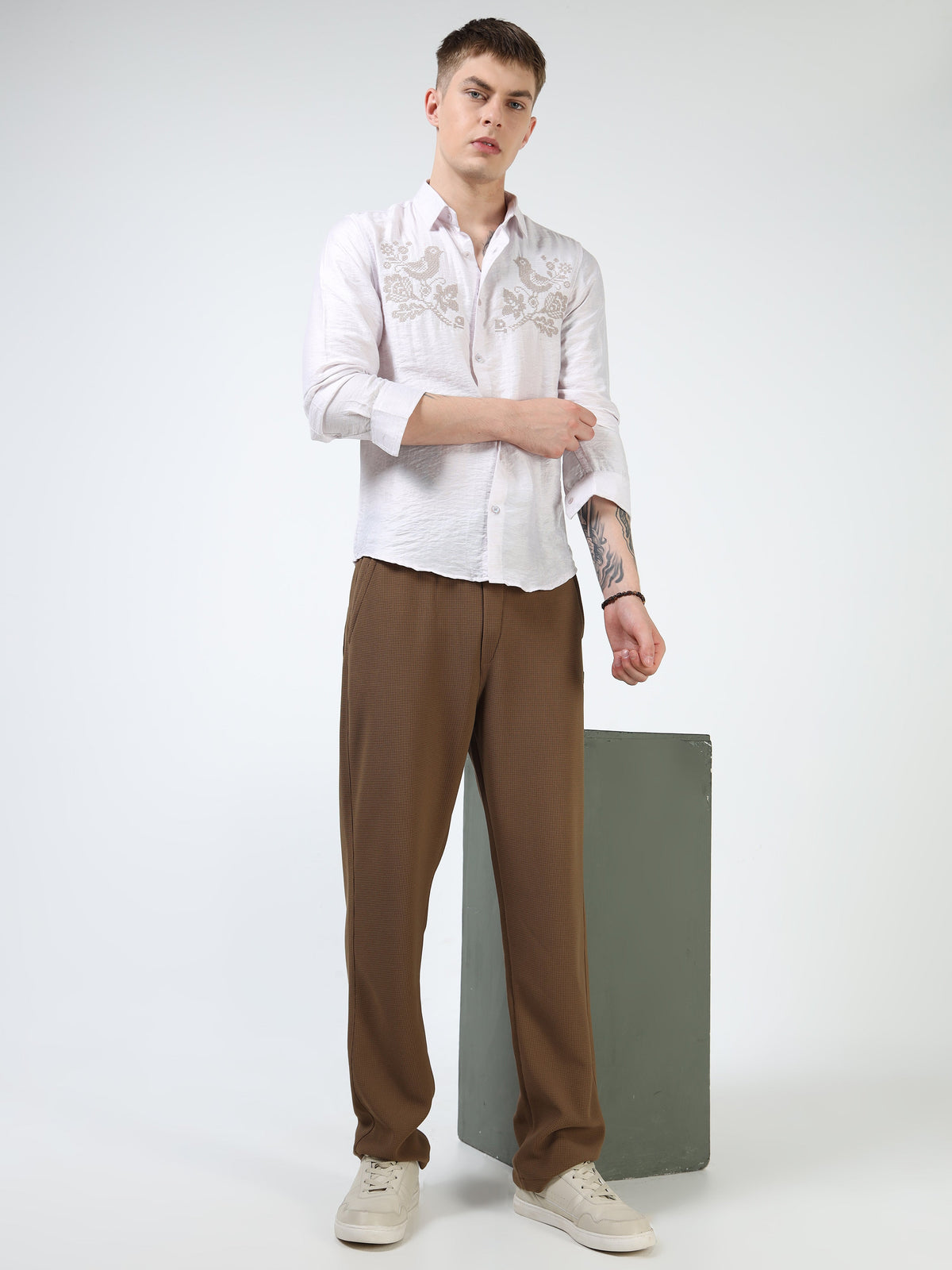 Men’s Light Lavender Textured Cotton Casual Shirt with Bird Embroidery
