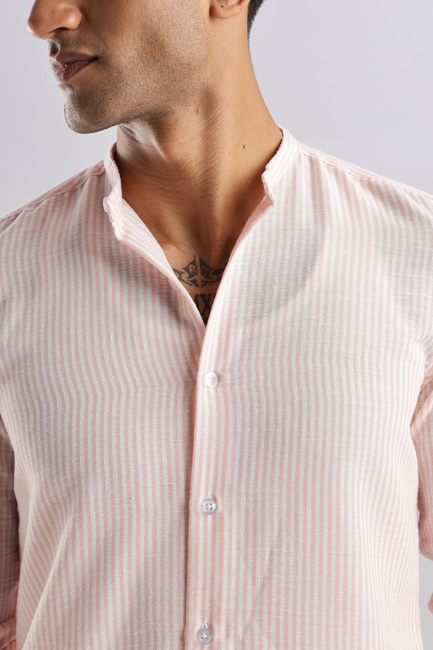 Men Linen Like Lining Mandrine Collar Shirt -Pink