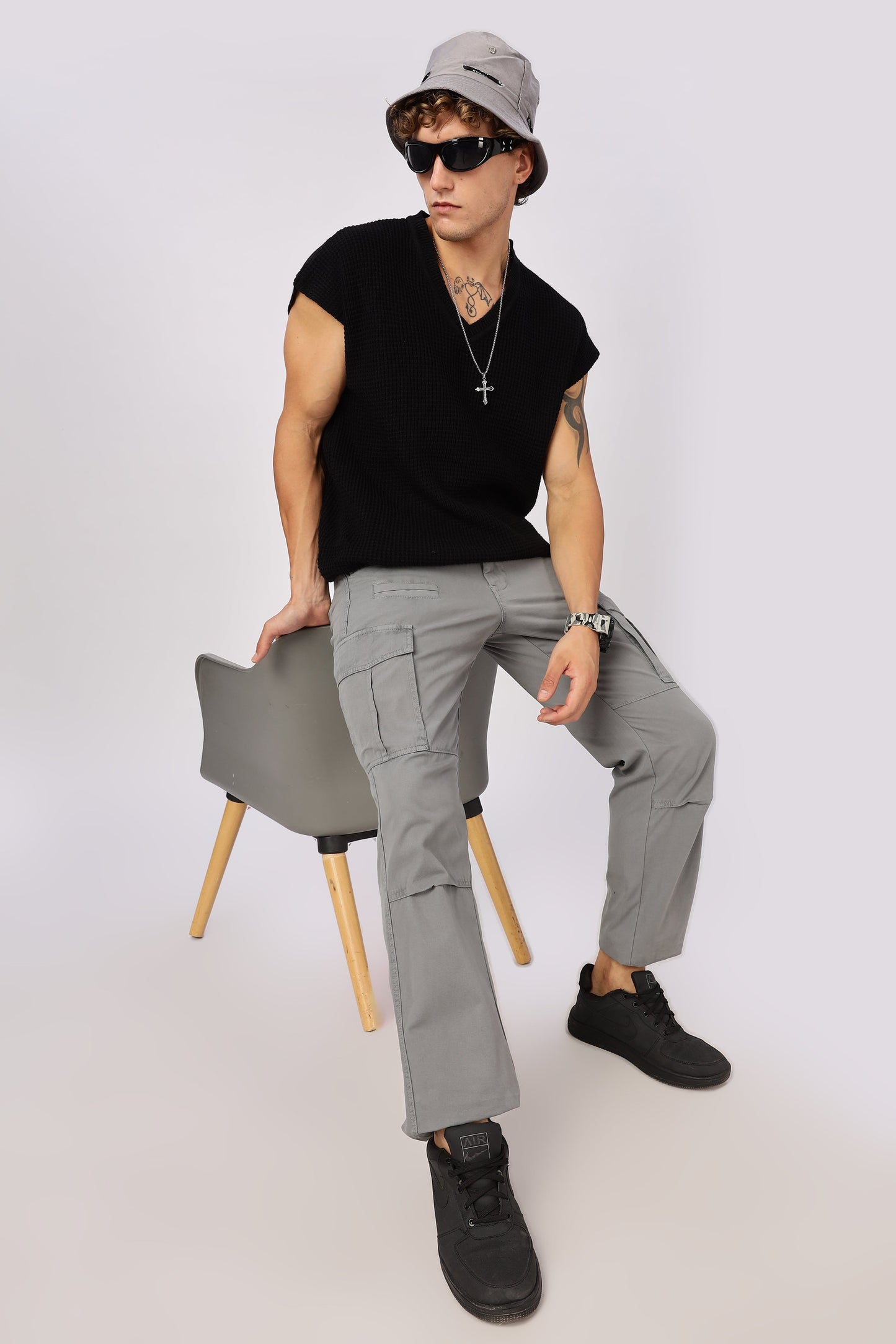 Men Dyed Bulky Cargo-Grey