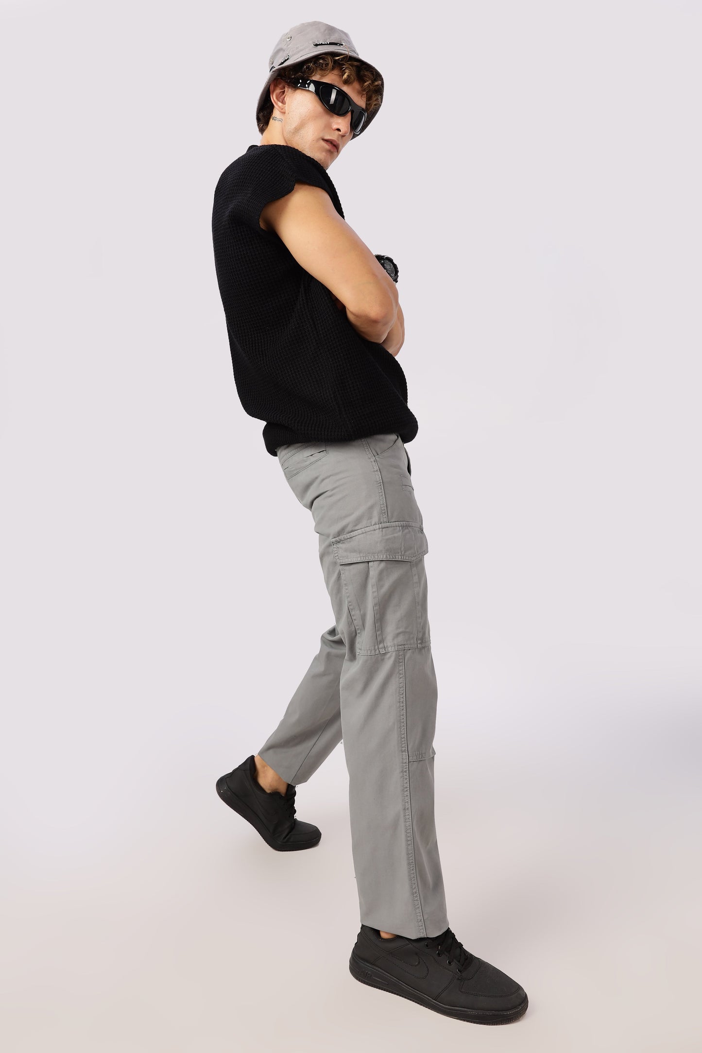 Men Dyed Bulky Cargo-Grey