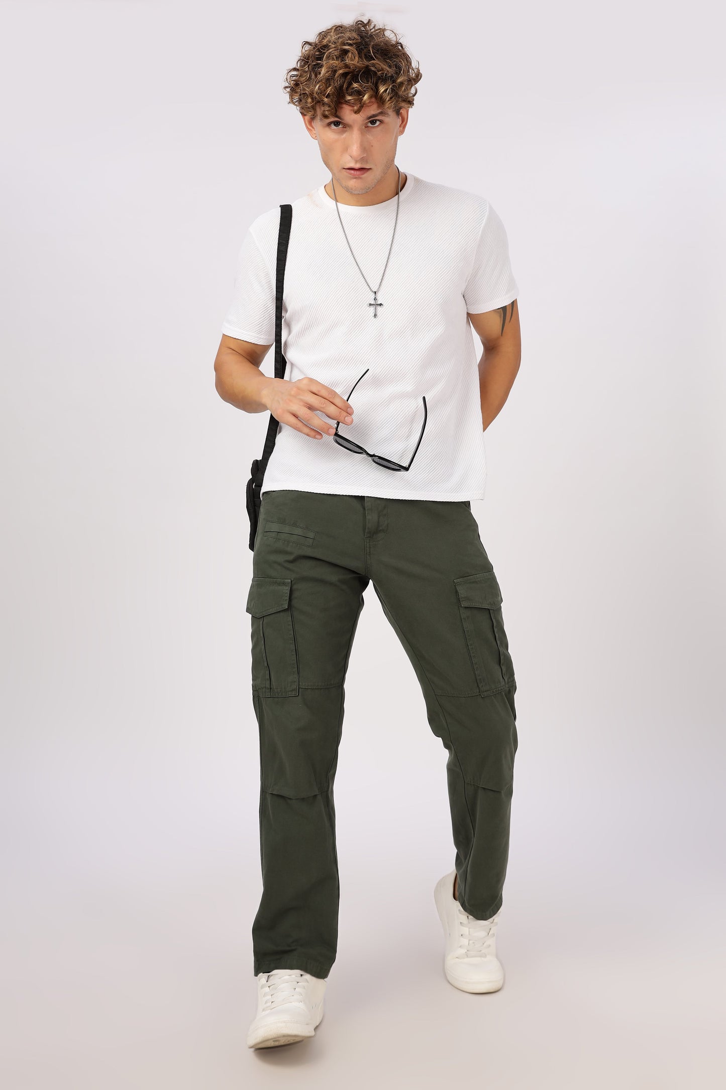 Men Dyed Bulky Cargo-Olive