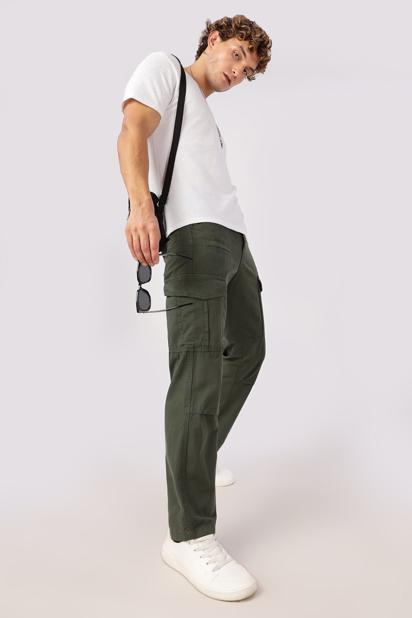 Men Dyed Bulky Cargo-Olive