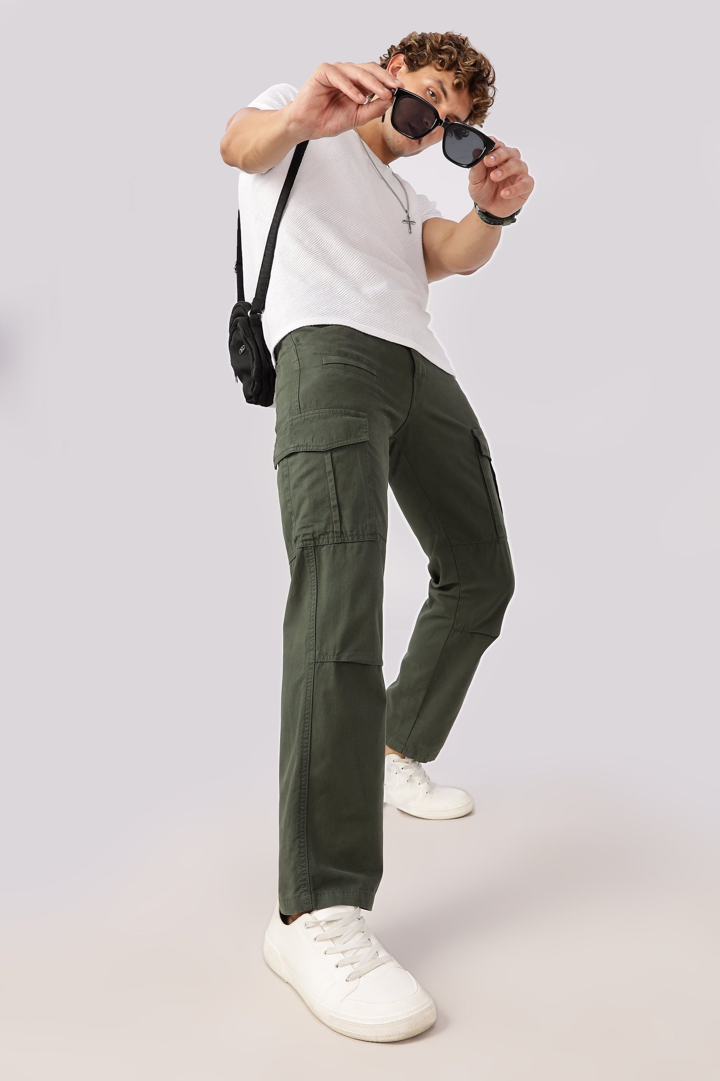 Men Dyed Bulky Cargo-Olive