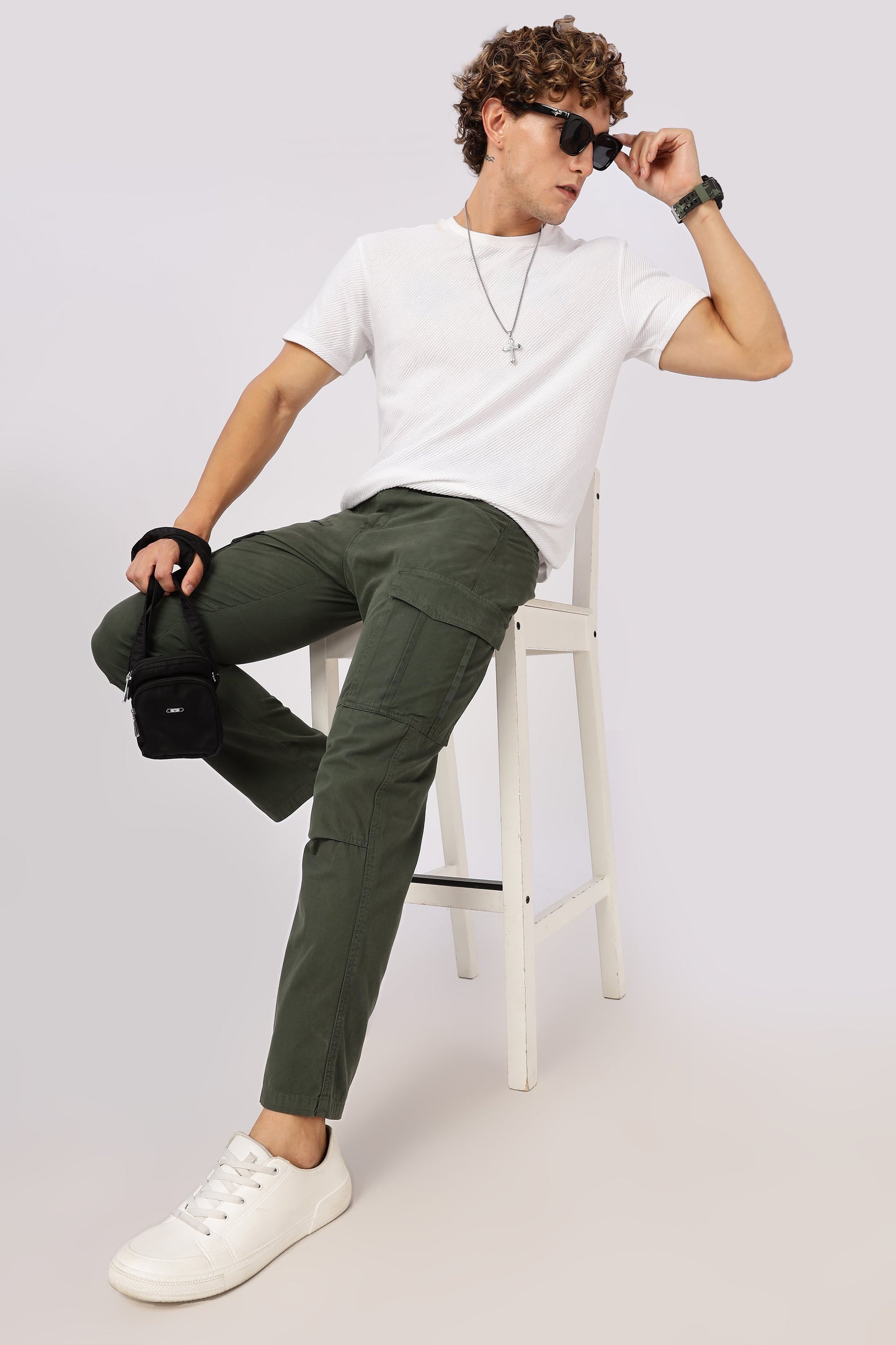 Men Dyed Bulky Cargo-Olive