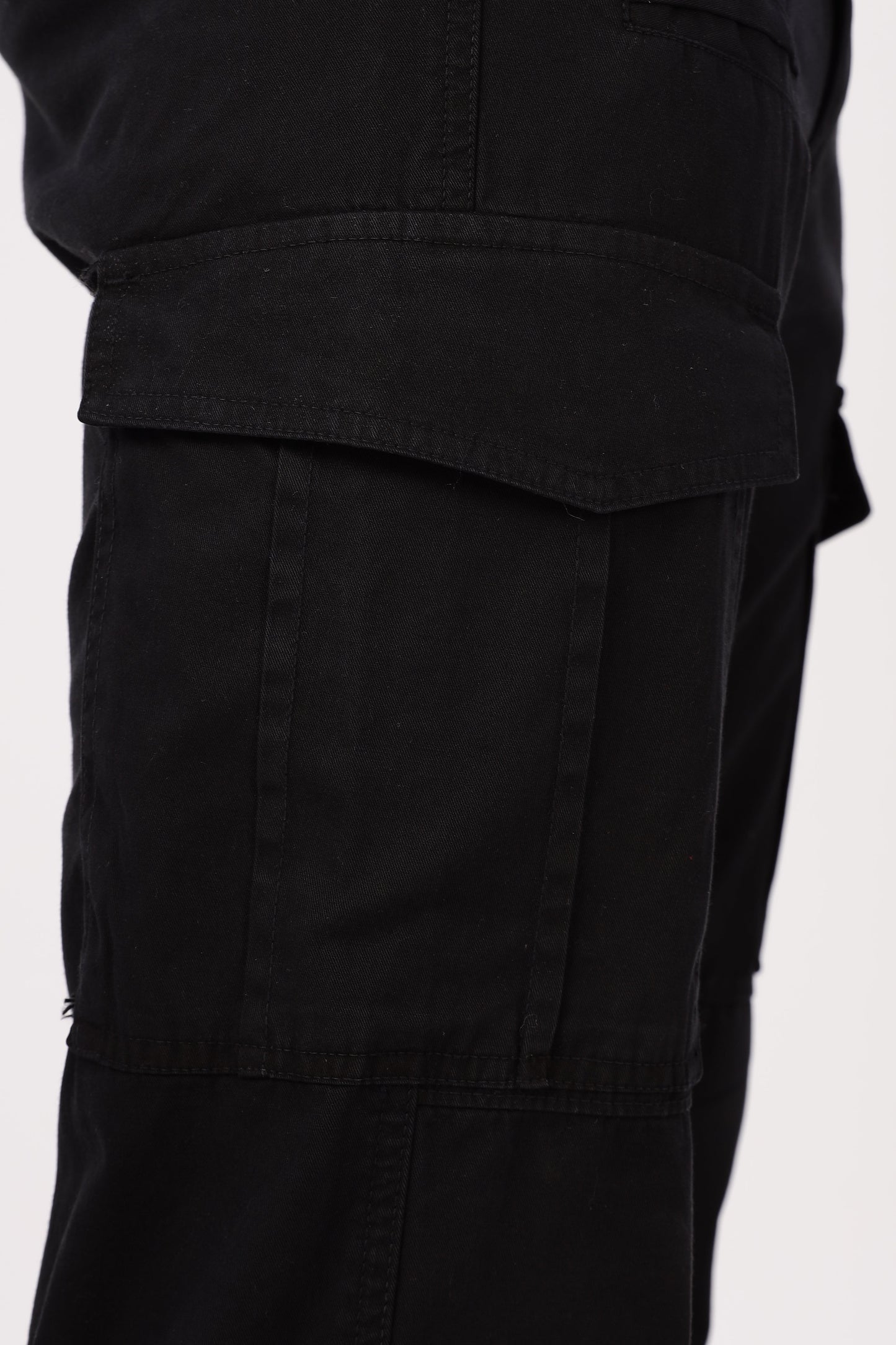 Men Dyed Bulky Cargo-Black