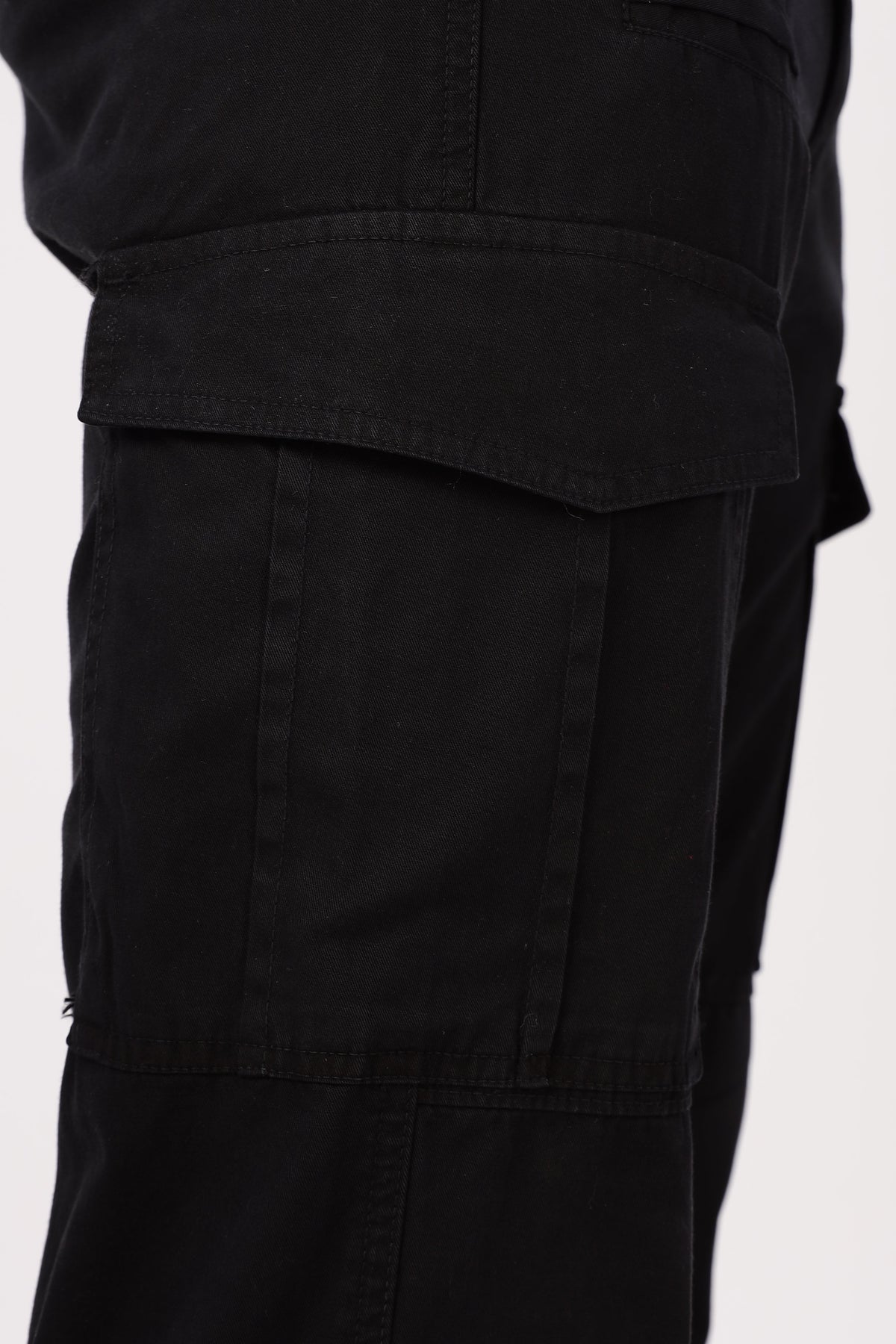Men Dyed Bulky Cargo-Black