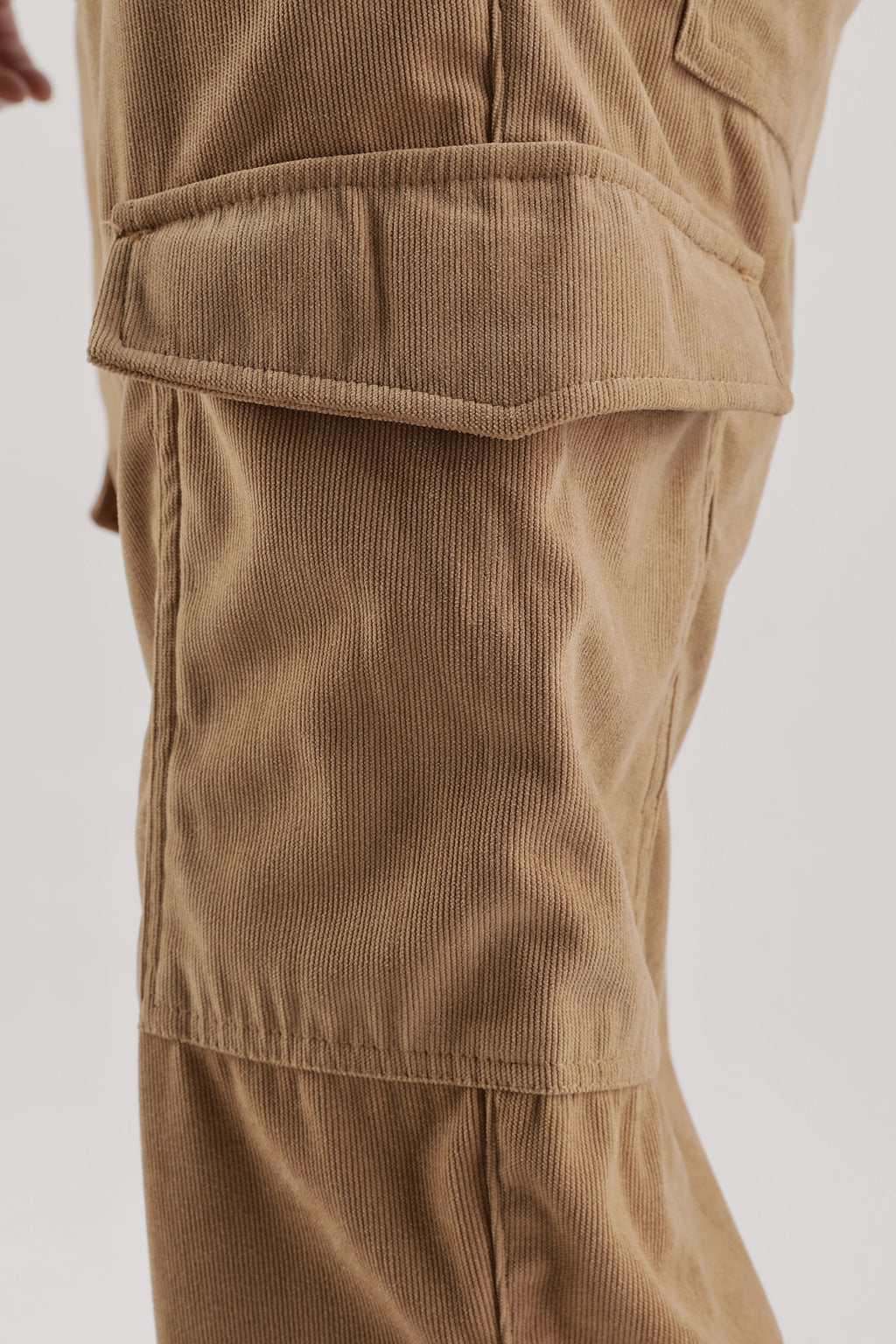 Men Corduroy Relaxed Cargo-Khakhi