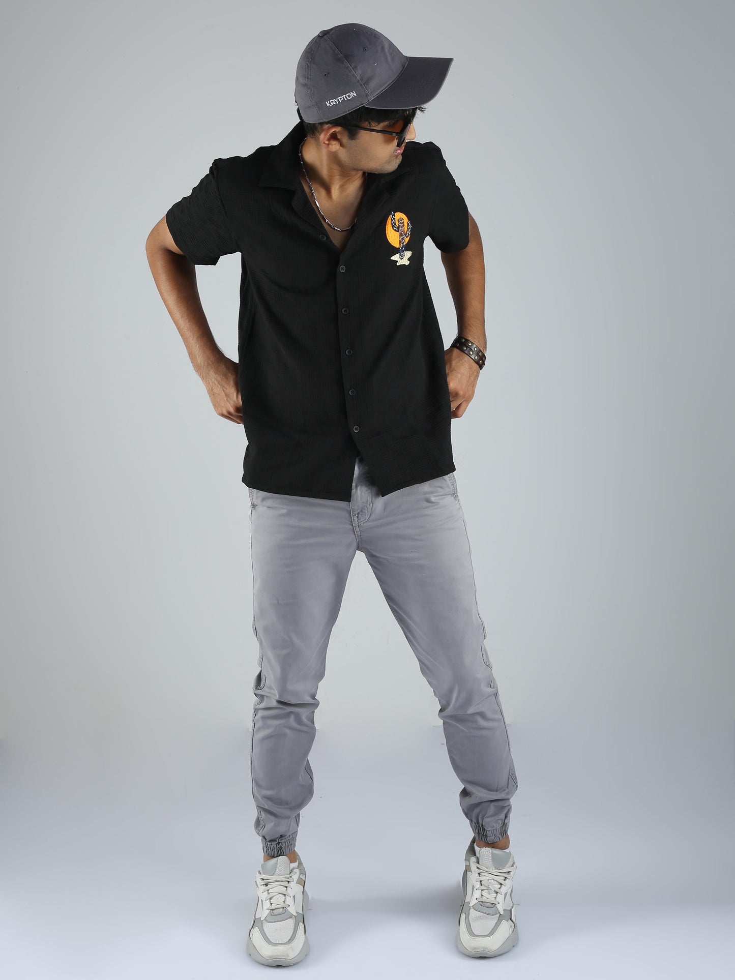Men Embroidered Stripes Shirt-Black