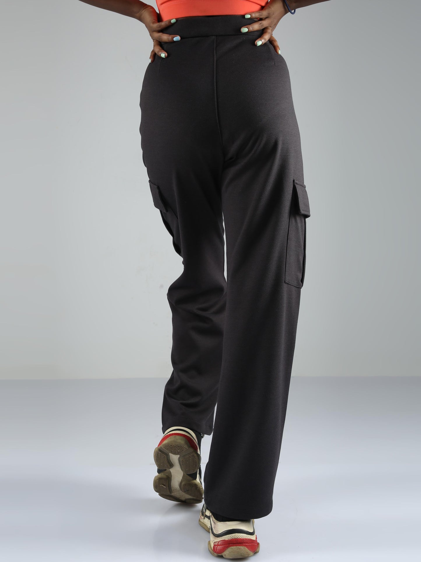 Women Straight Pant-Black