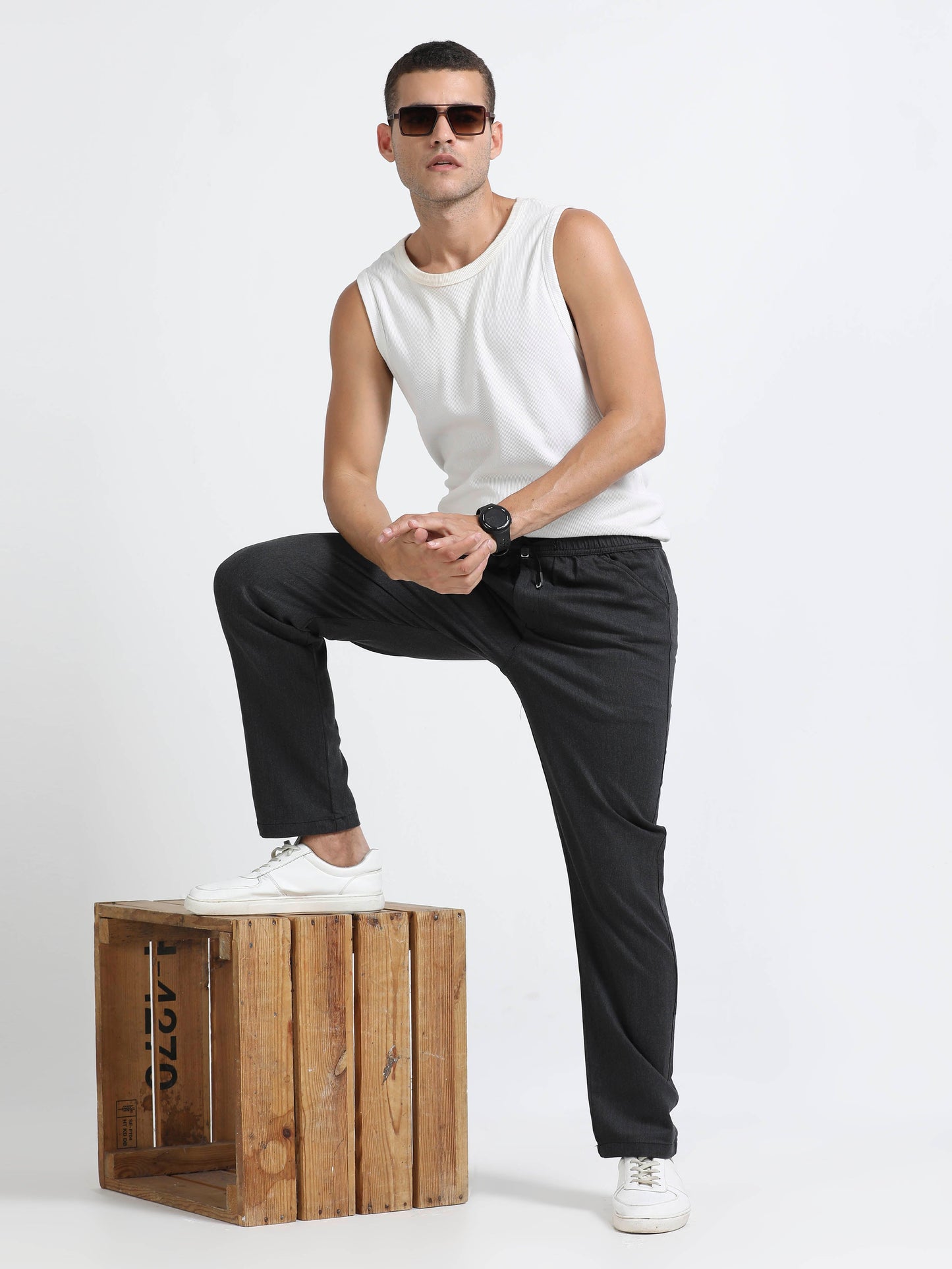 Men Relaxed Airport Traveller Trouser-Black