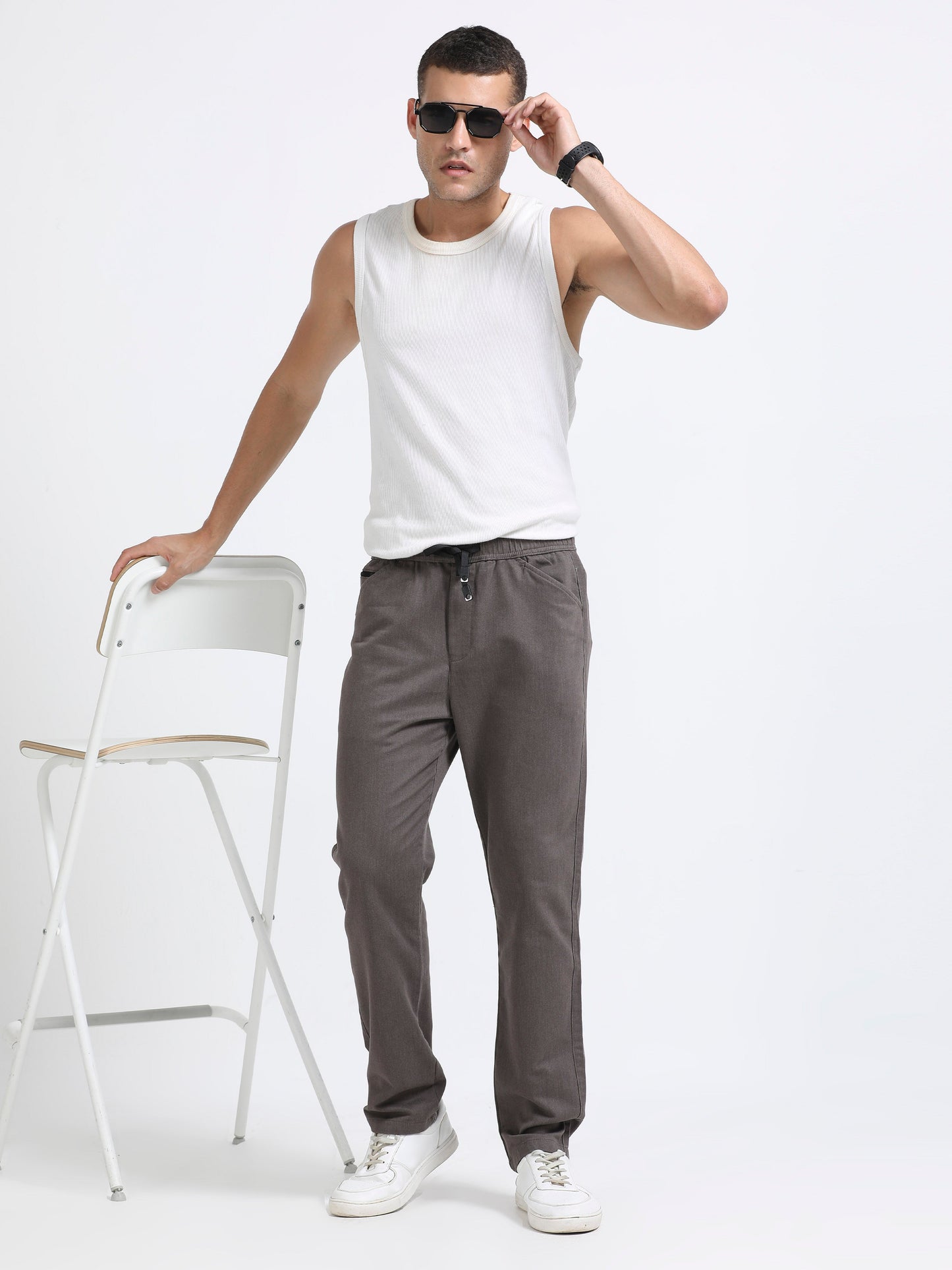 Men Relaxed Airport Traveller Trouser-Brown