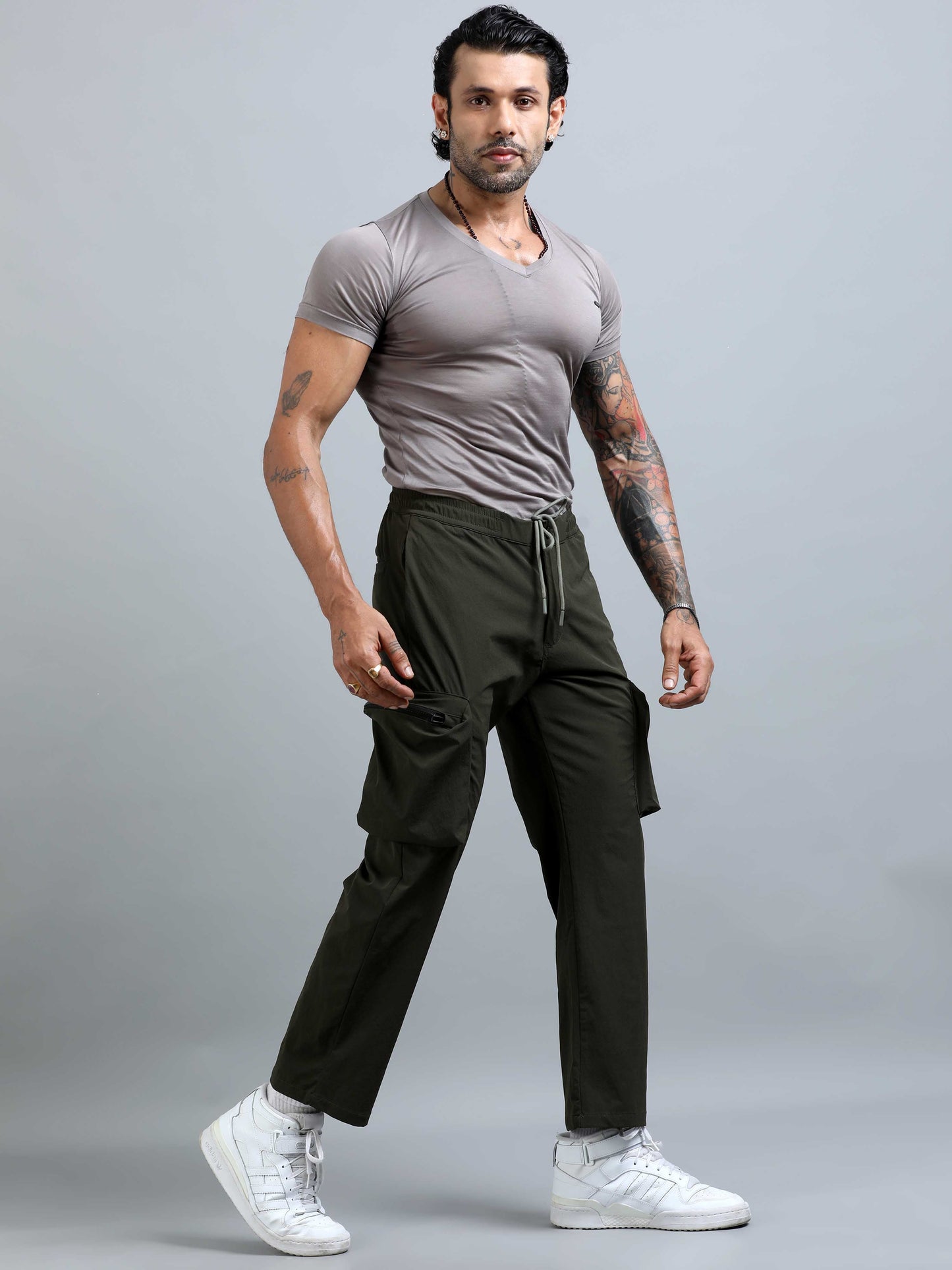 UrbanVoyage Relaxed Cargo In Olive