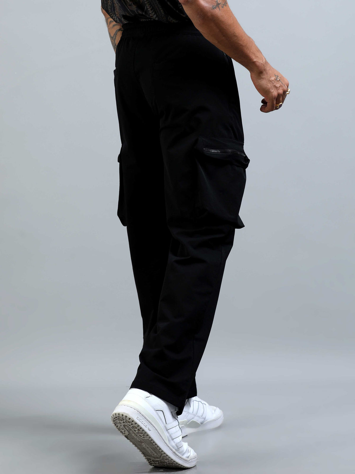UrbanVoyage Relaxed Cargo In Black