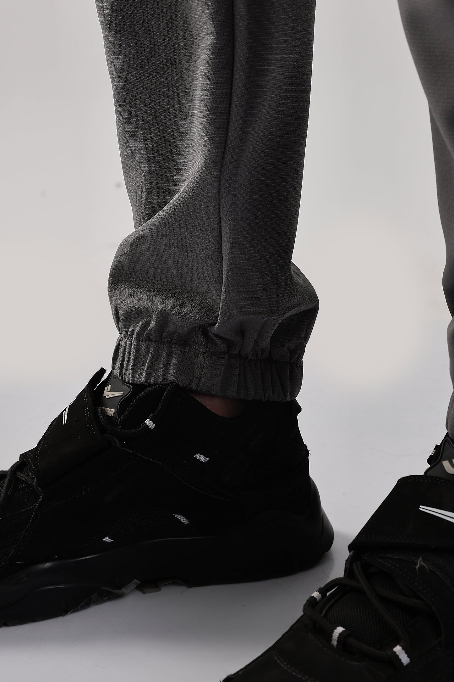 Men Structured Imported Utility Joggers-Lt Grey