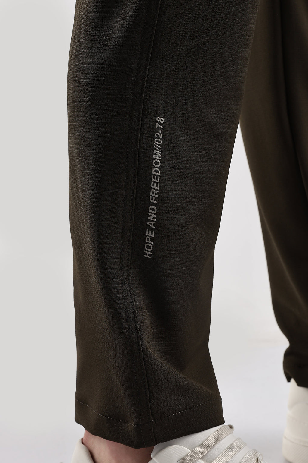 Men Structured Imported Utility Cargo-Olive