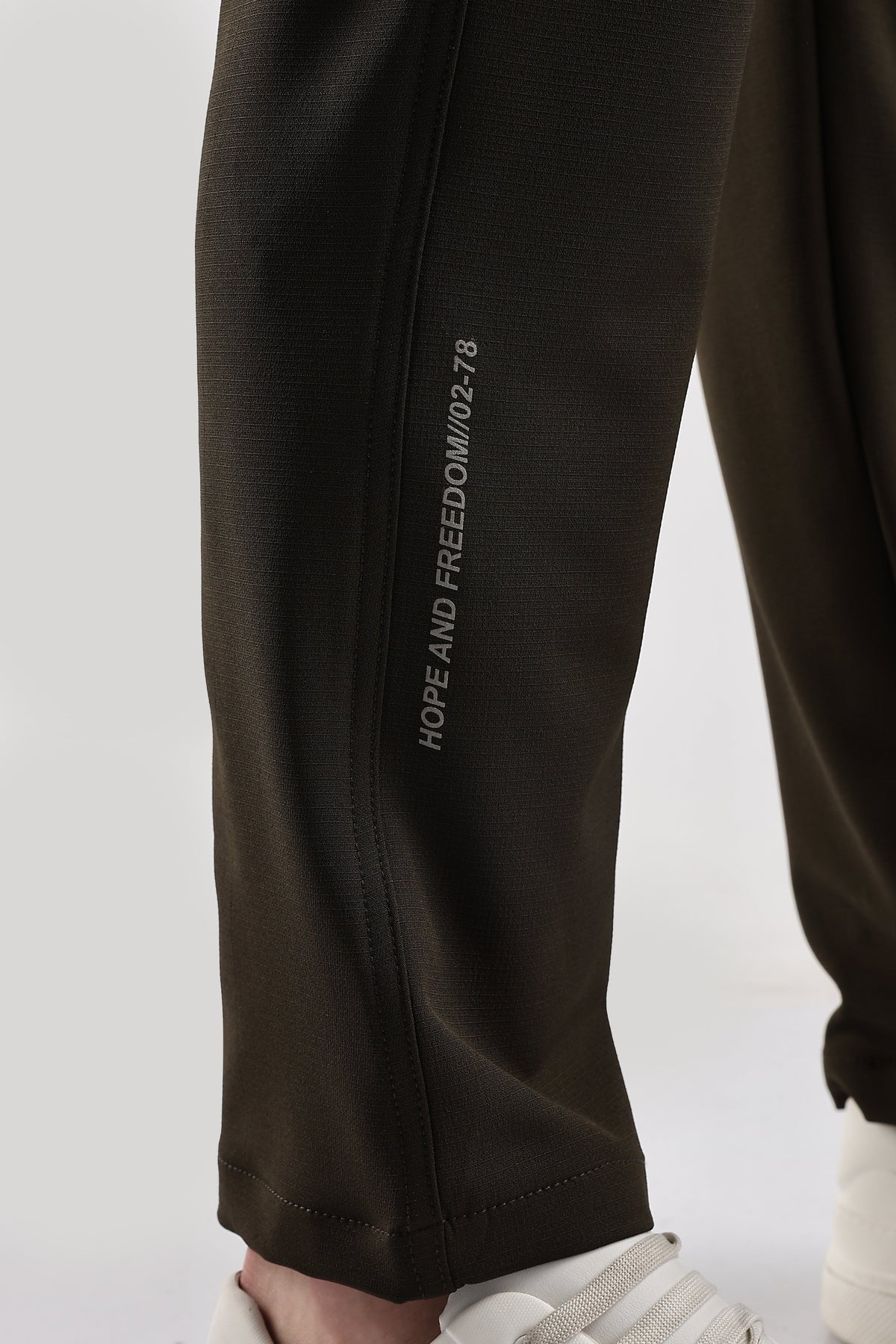 Men Structured Imported Utility Cargo-Olive