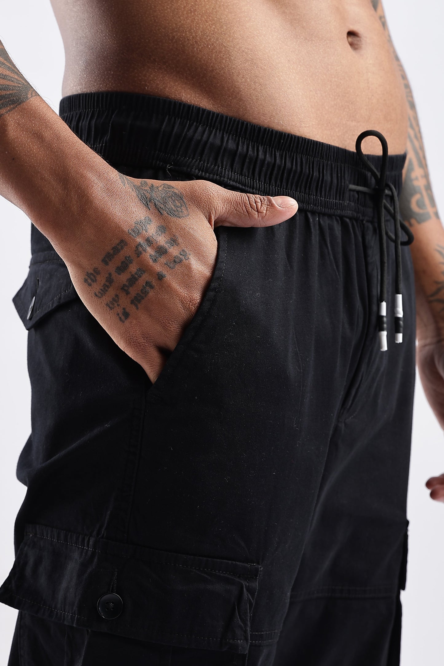 Men Traveller Utility Cargo-Black