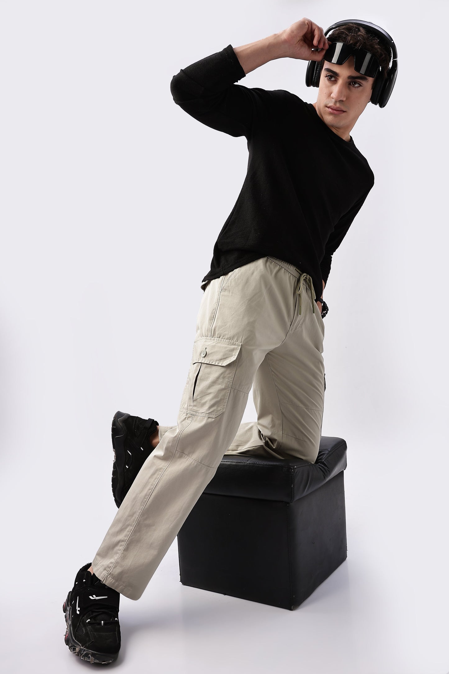 Men Relaxed Fit Air Cargo-Stone